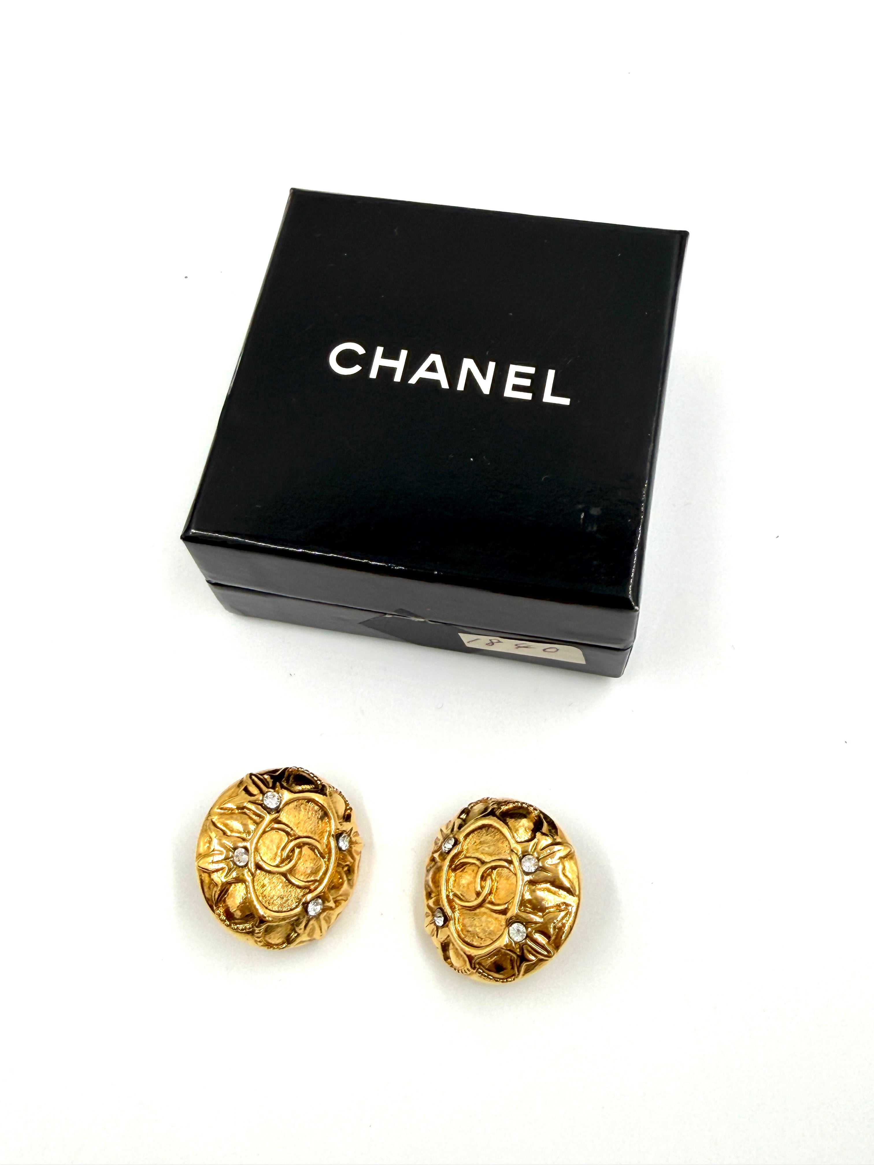Pre-Owned Chanel Gold Plated CC Clip On Earrings with Crystals - Authenticated