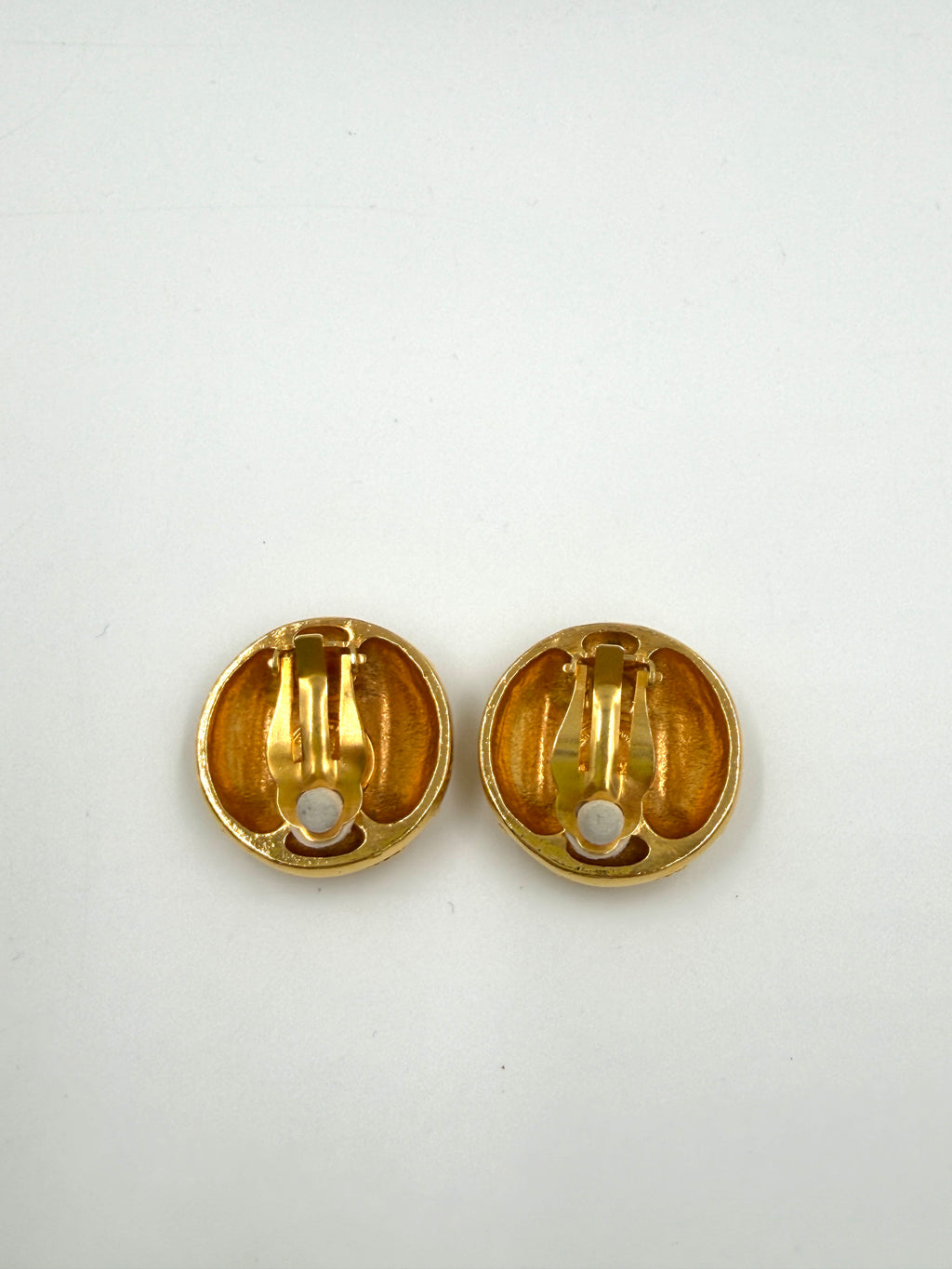 Pre-Owned Chanel Gold Plated CC Clip On Earrings with Crystals - Authenticated