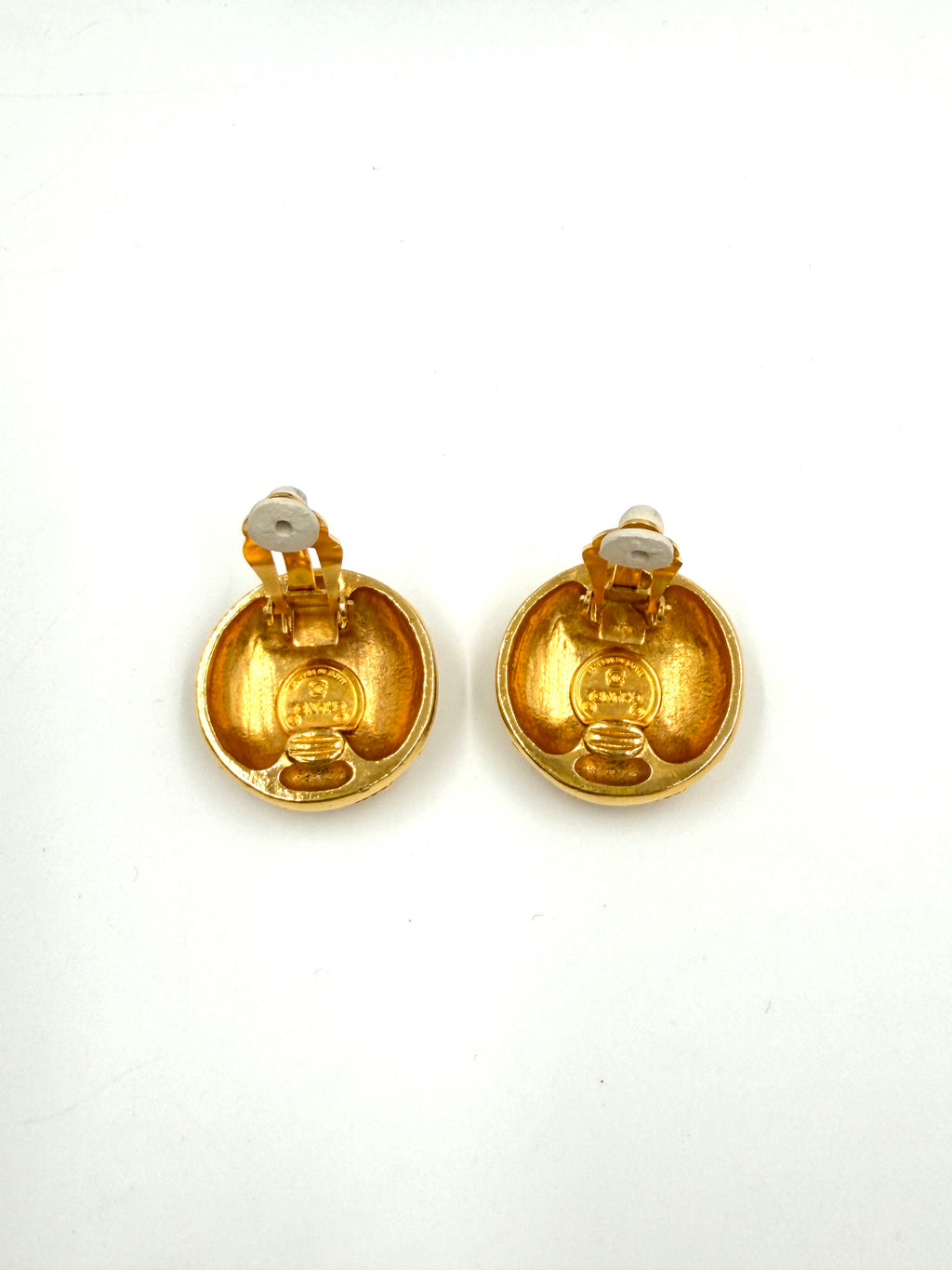 Pre-Owned Chanel Gold Plated CC Clip On Earrings with Crystals - Authenticated