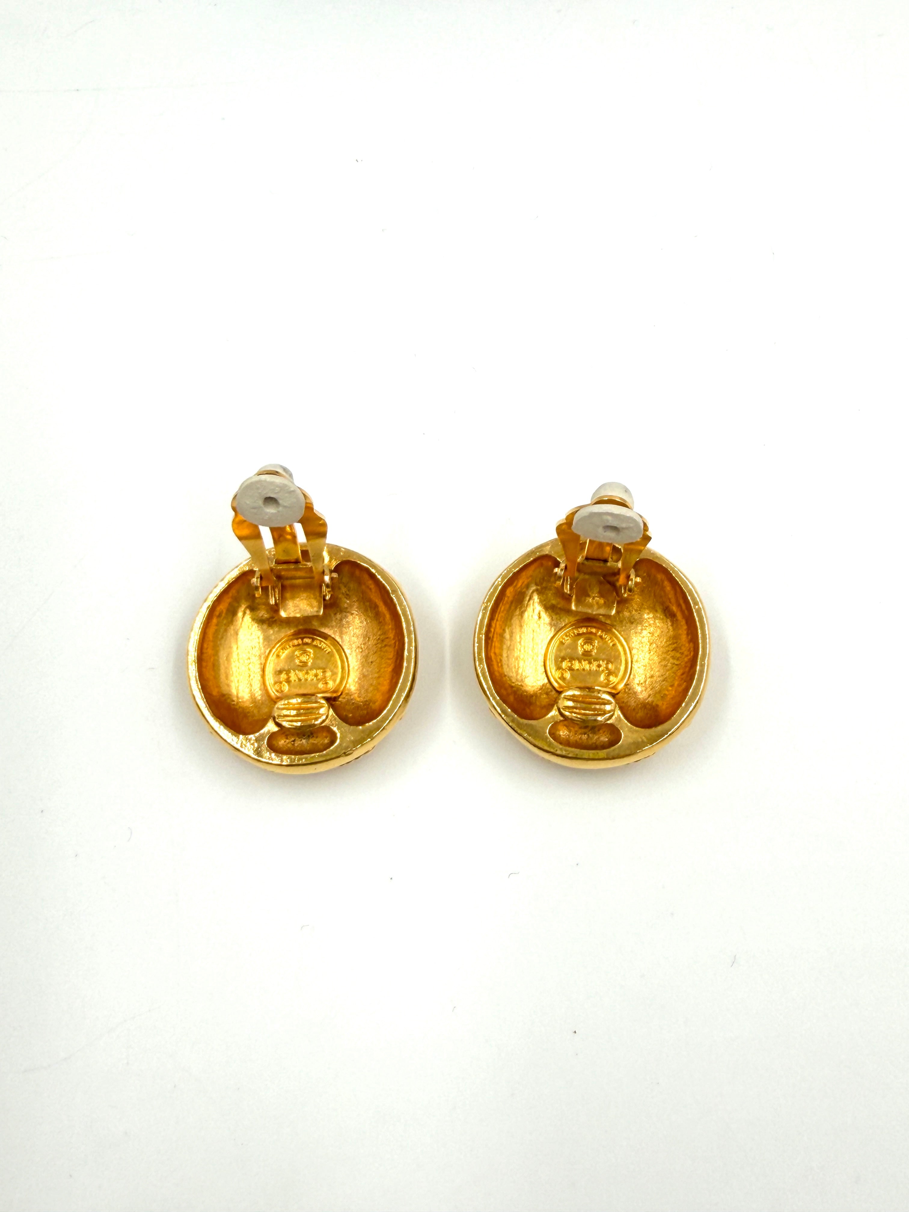 Pre-Owned Chanel Gold Plated CC Clip On Earrings with Crystals - Authenticated