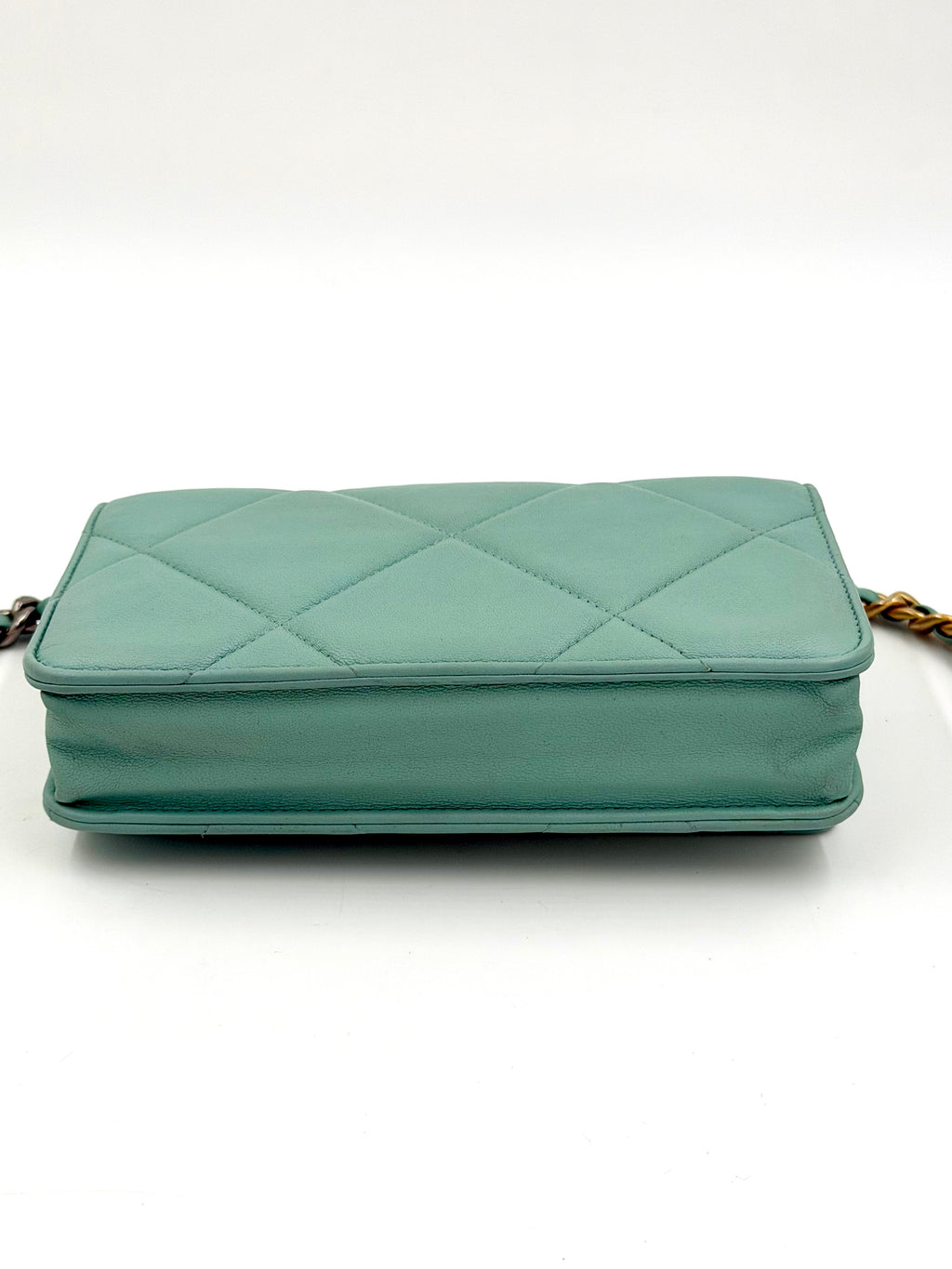 Pre-owned Chanel 19 Wallet on Chain in Ice Blue Quilted Lambskin - Authenticated