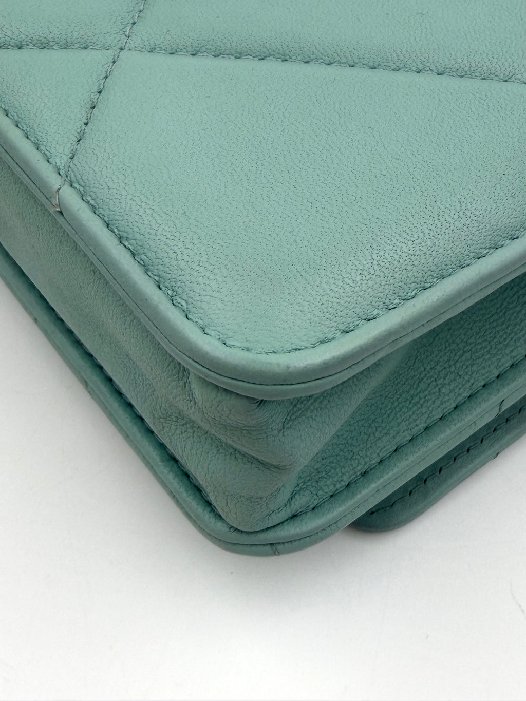 Pre-owned Chanel 19 Wallet on Chain in Ice Blue Quilted Lambskin - Authenticated