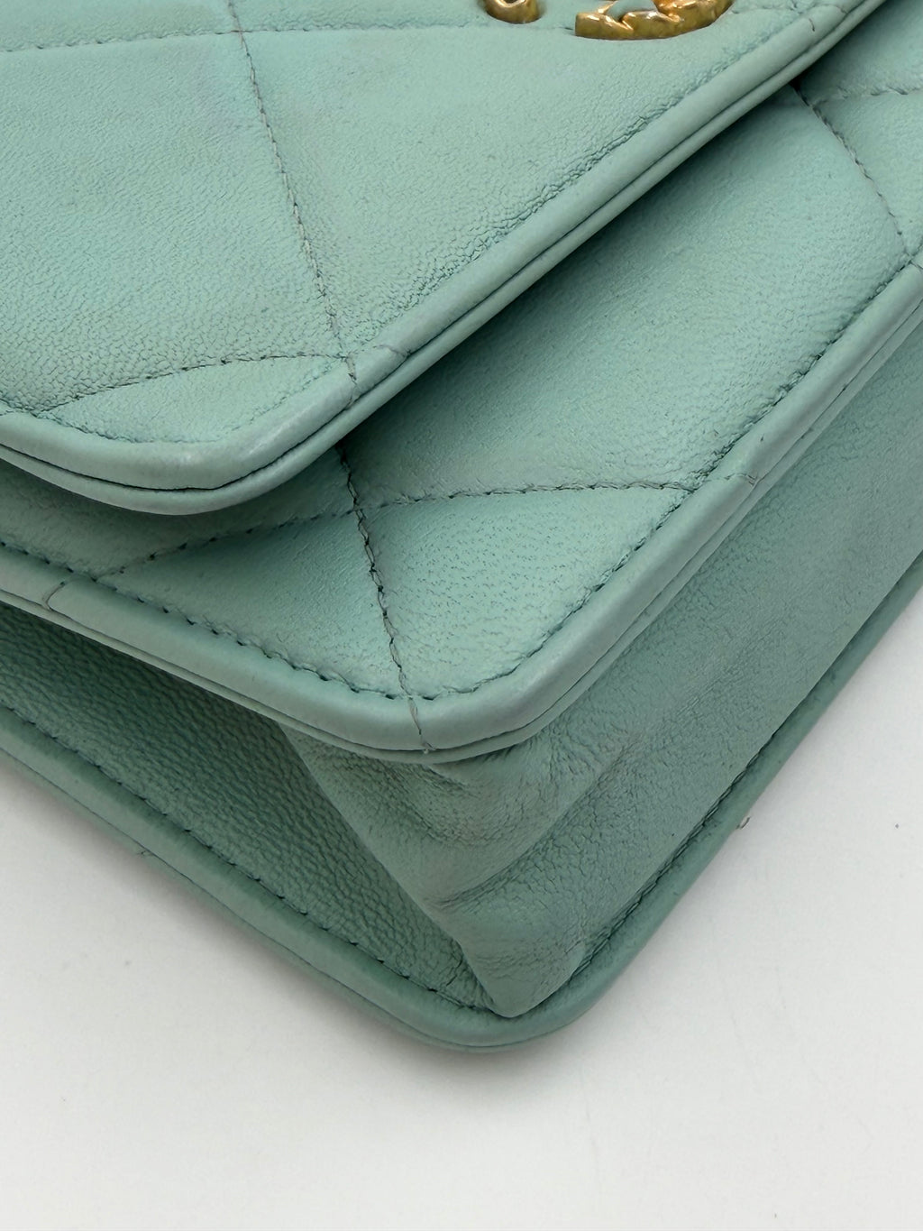 Pre-owned Chanel 19 Wallet on Chain in Ice Blue Quilted Lambskin - Authenticated