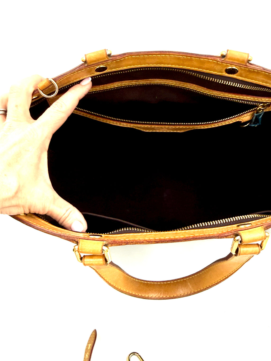 Pre-Owned LOUIS VUITTON Vernis Brea GM Amarante - Authenticated