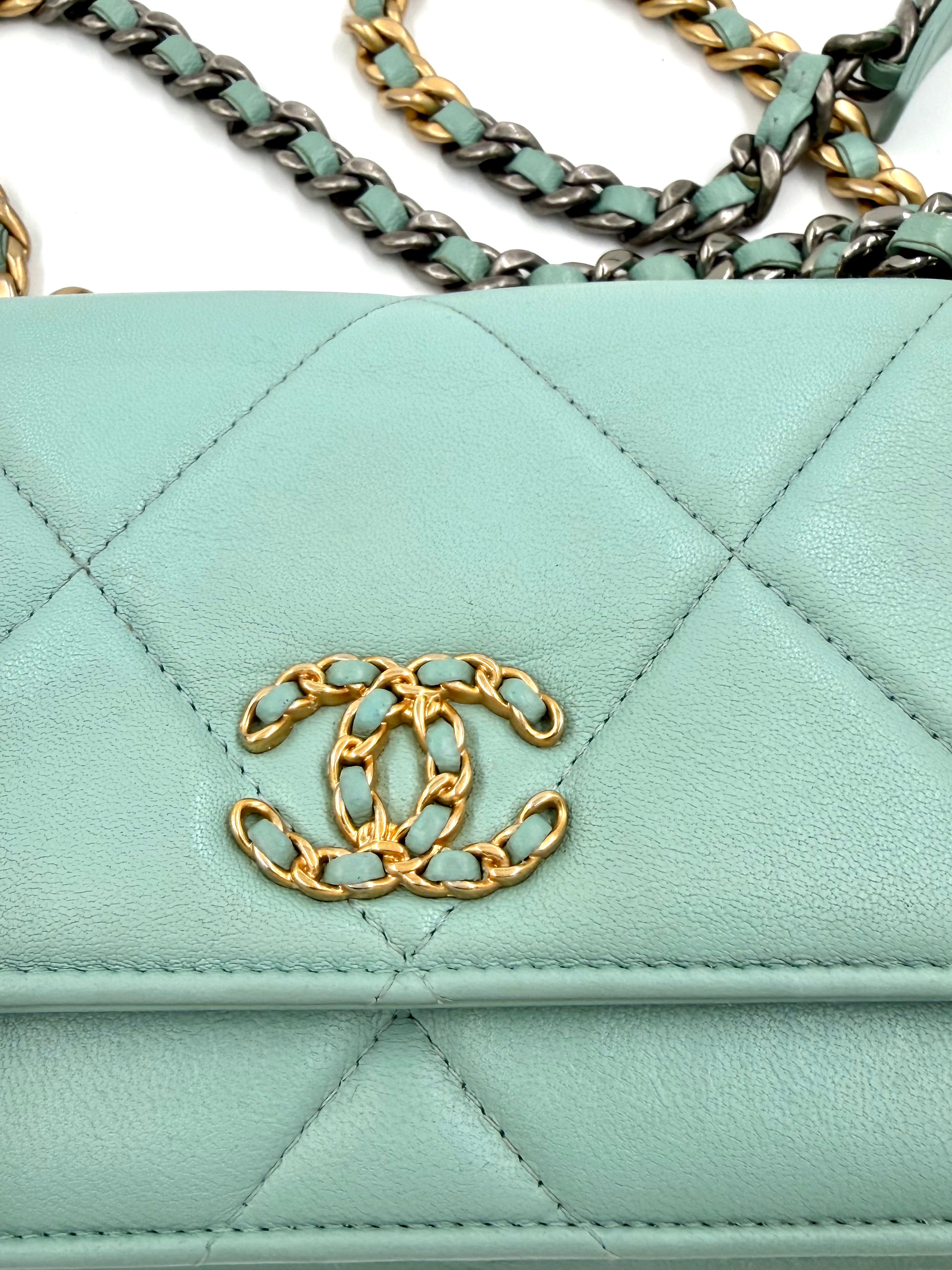 Pre-owned Chanel 19 Wallet on Chain in Ice Blue Quilted Lambskin - Authenticated