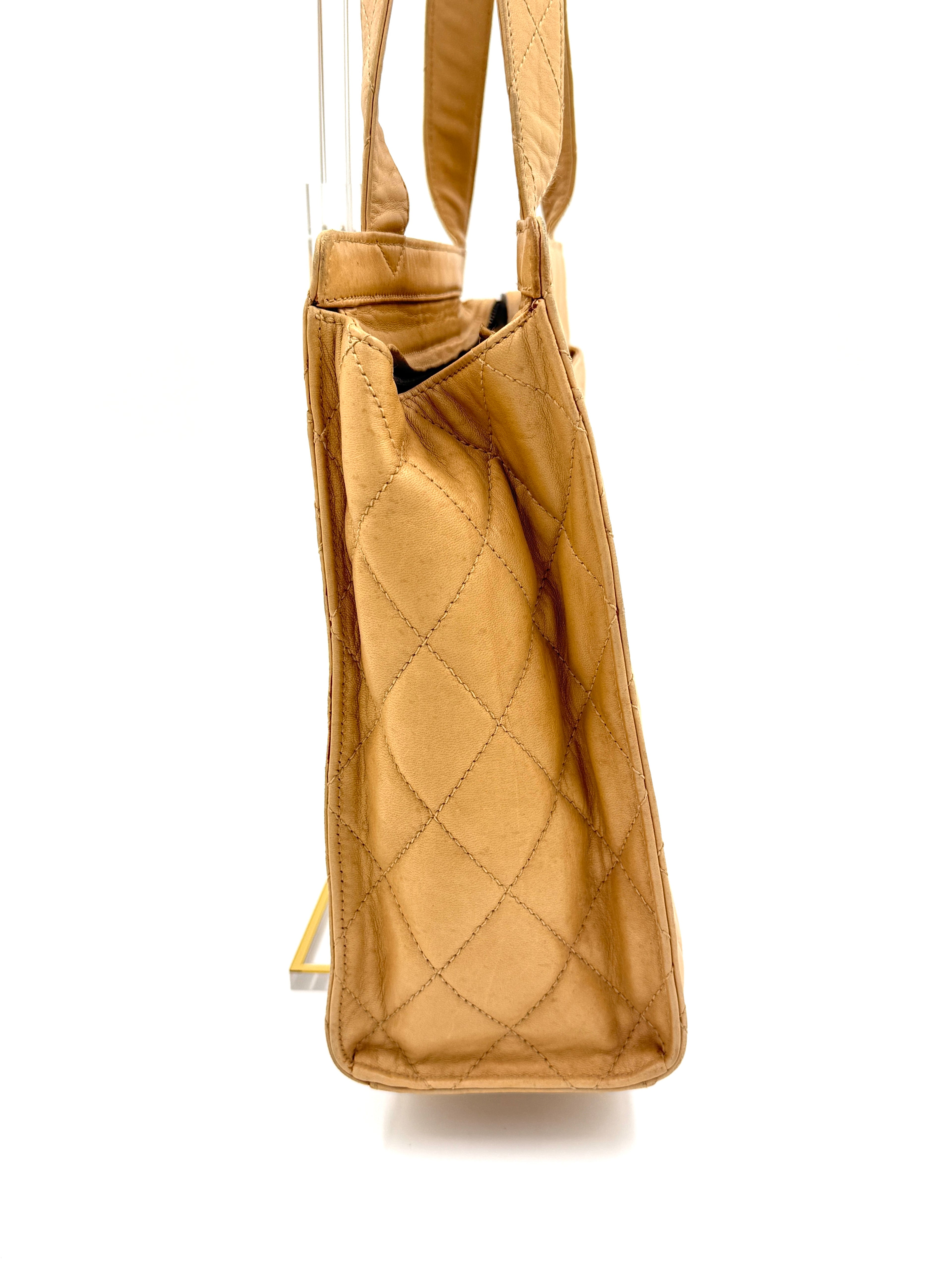 Pre-Owned Chanel Coco Mark Turnlock Tote Bag Beige - Series 4 1996-1997 - Authenticated