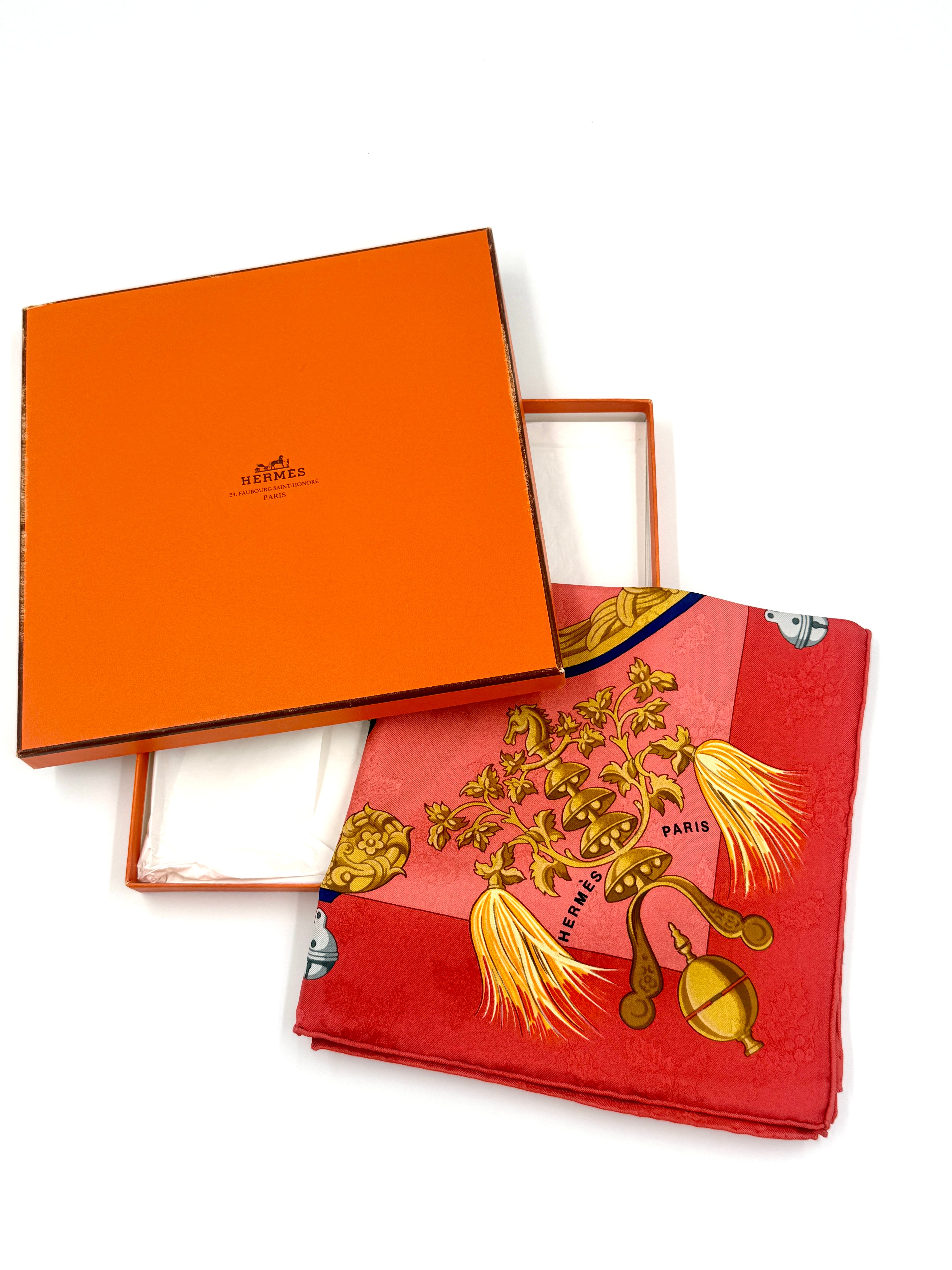 Pre-Owned Hermès Silk Jacquard Scarf Plumes et Grelots 90cm - Authenticated