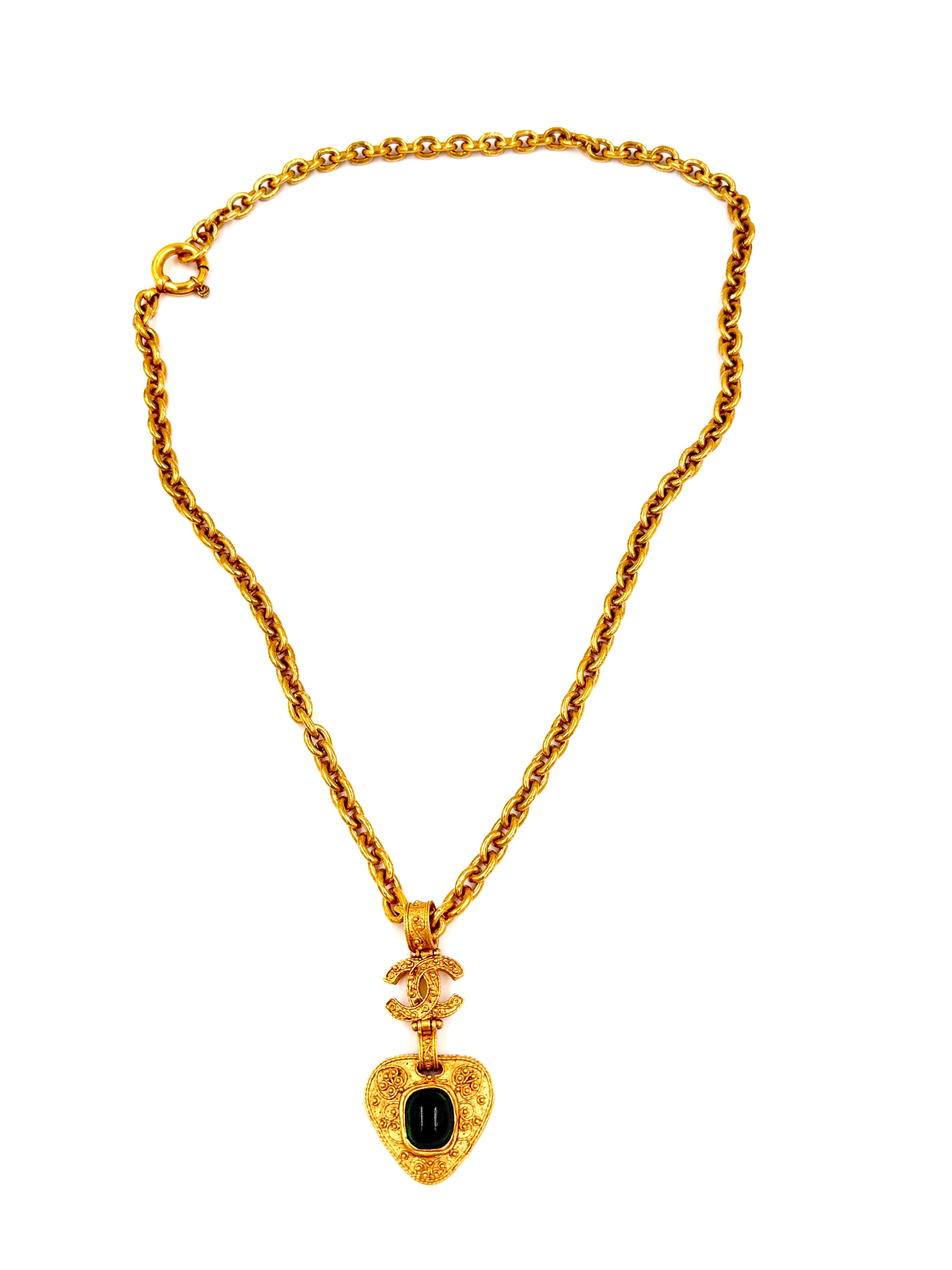 Pre-Owned Chanel Vintage Green Gripoix  Necklace Long Chain - Authenticated