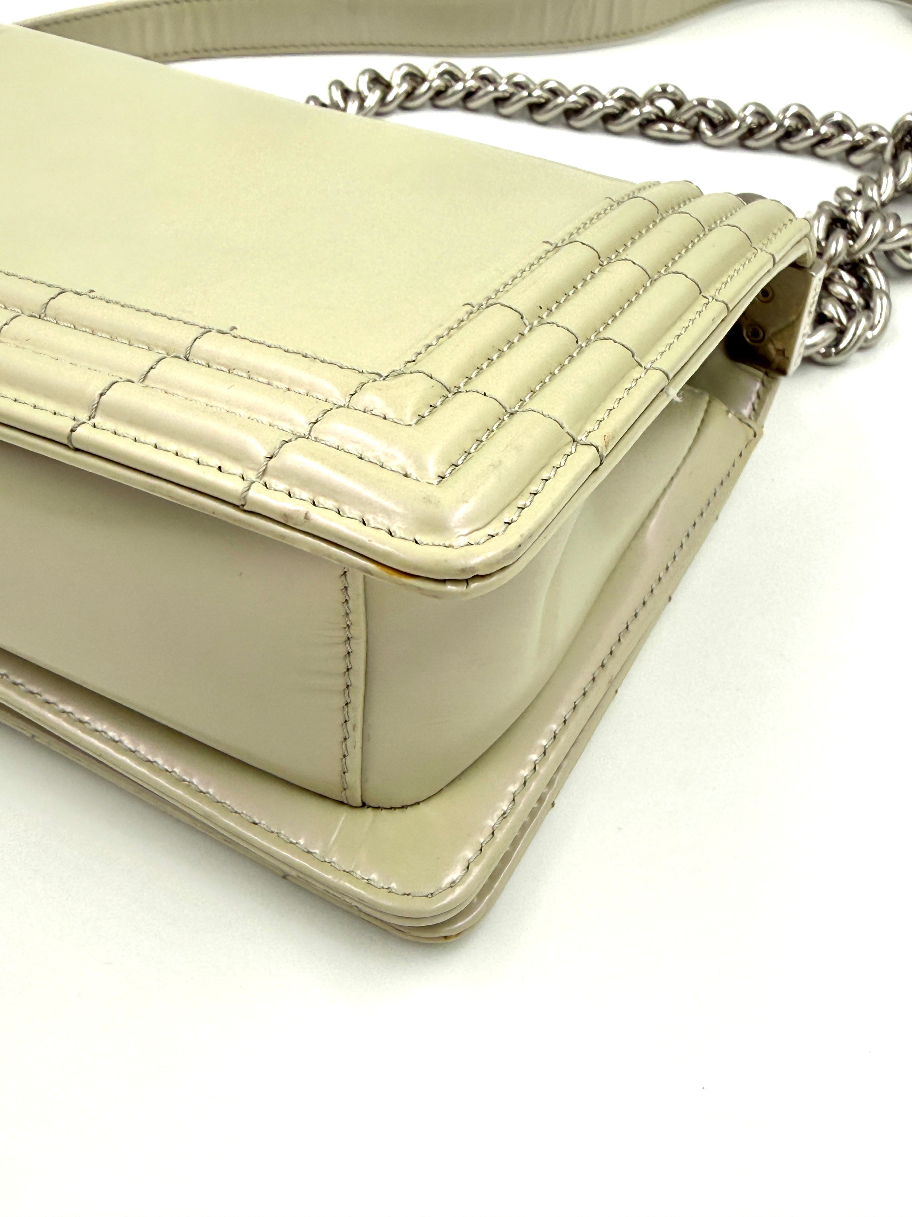 Pre-Owned Chanel Reverso Boy Bag Pearlescent Grey 2012 - Authenticated
