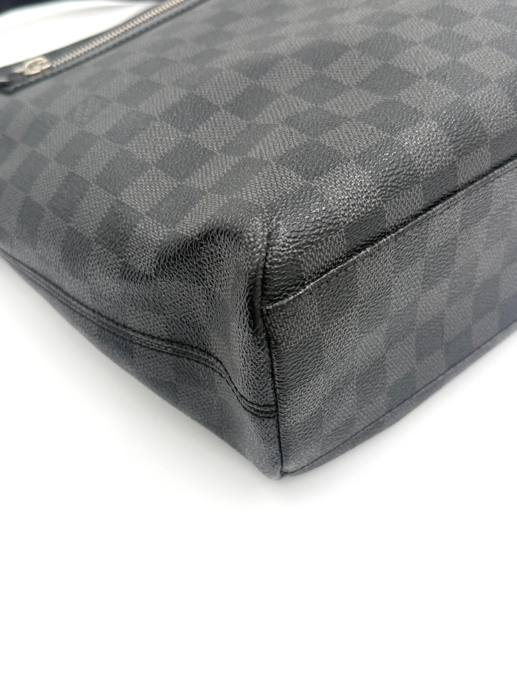 Pre-Owned Authentic Louis Vuitton Damier Graphite Canvas Mick GM Bag - Authenticated
