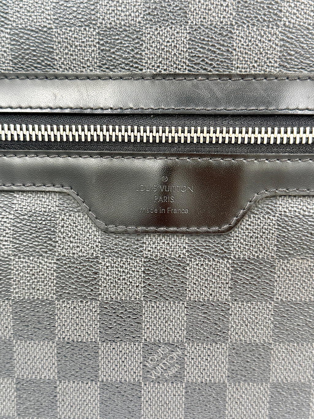 Pre-Owned Authentic Louis Vuitton Damier Graphite Canvas Mick GM Bag - Authenticated