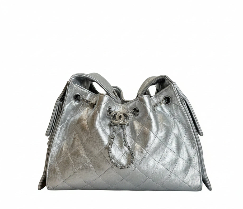 Pre-owned Chanel 25 Bag Metallic Silver Caviar Silver Hardware - Authenticated