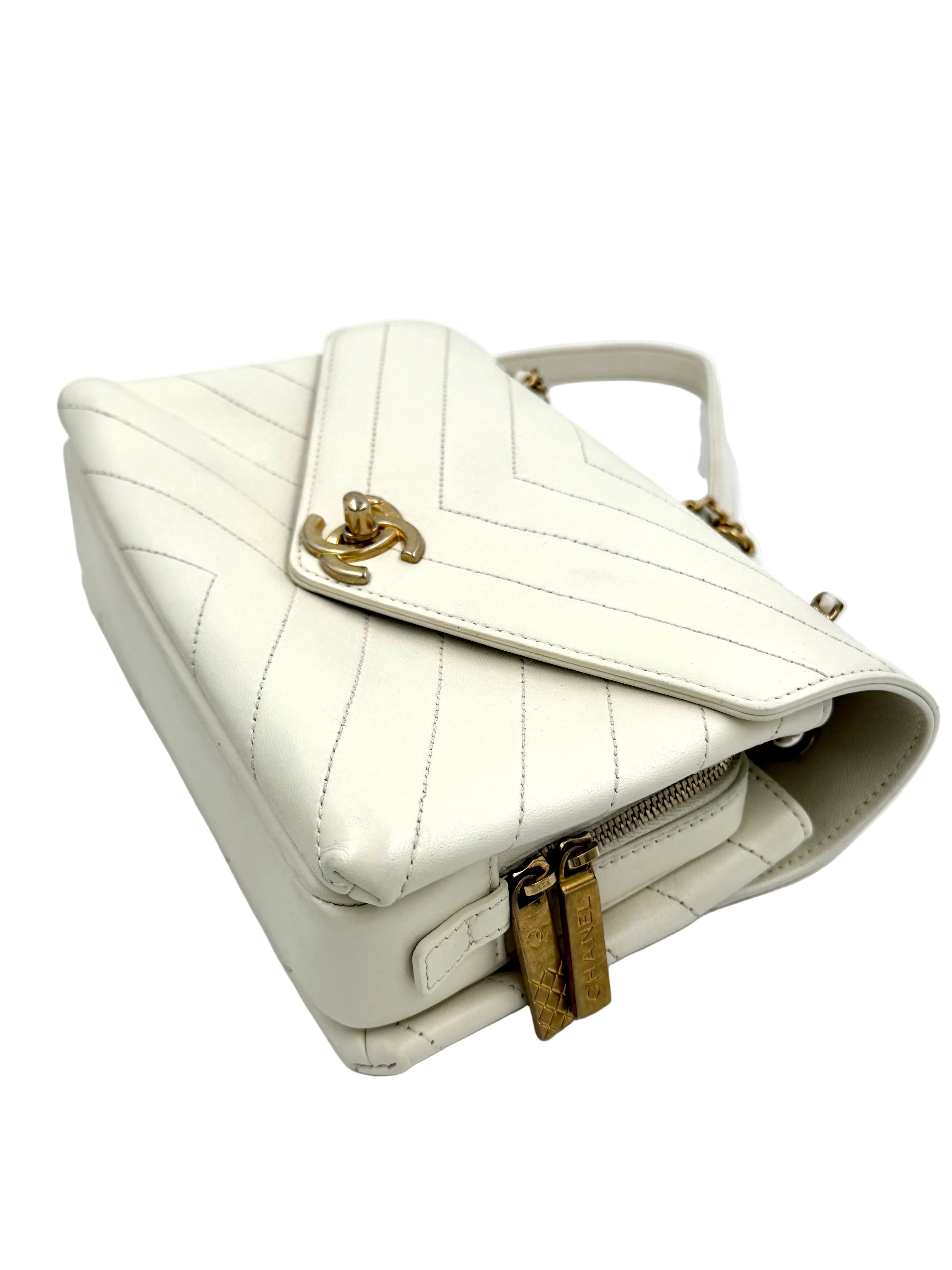 Pre-owned Chanel Coco Chevron Envelope Flap Crossbody Bag - Authenticated