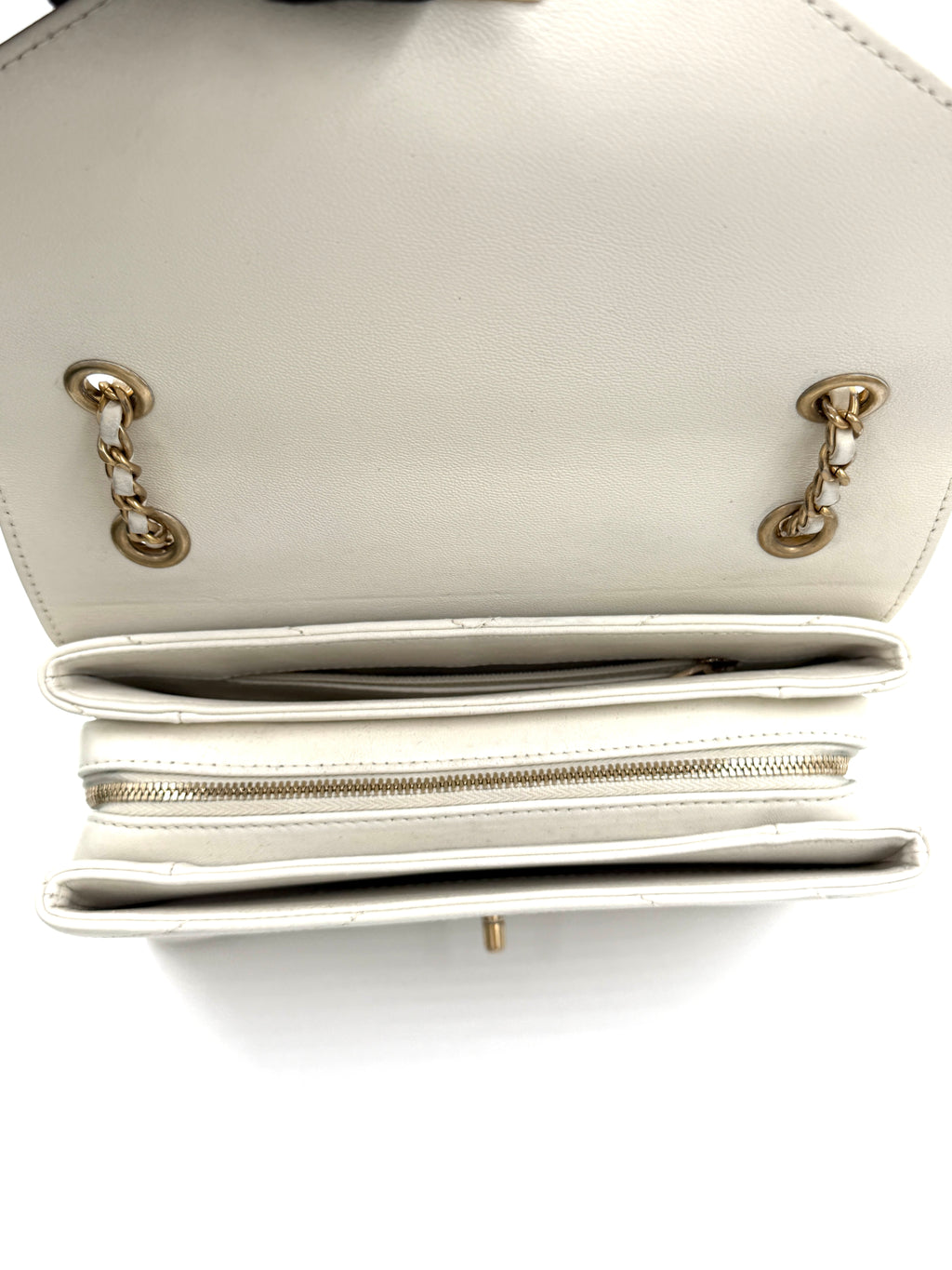 Pre-owned Chanel Coco Chevron Envelope Flap Crossbody Bag - Authenticated