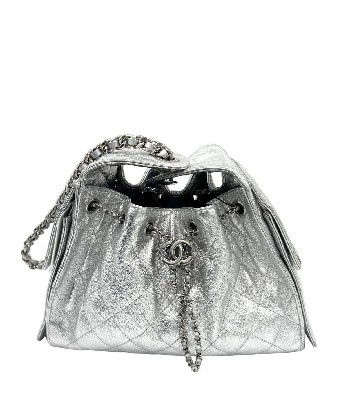 Pre-owned Chanel 25 Bag Metallic Silver Caviar Silver Hardware - Authenticated