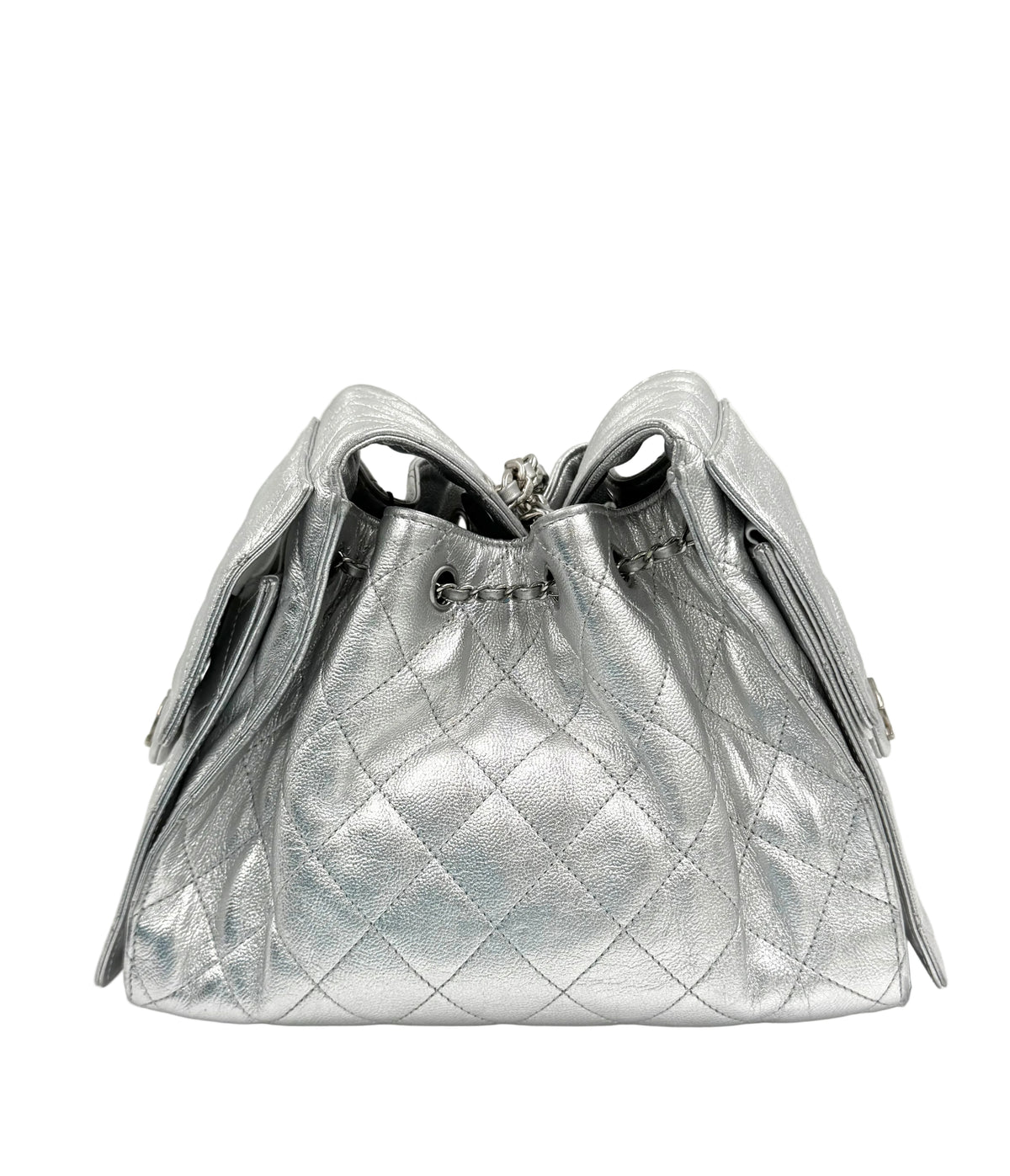 Pre-owned Chanel 25 Bag Metallic Silver Caviar Silver Hardware - Authenticated