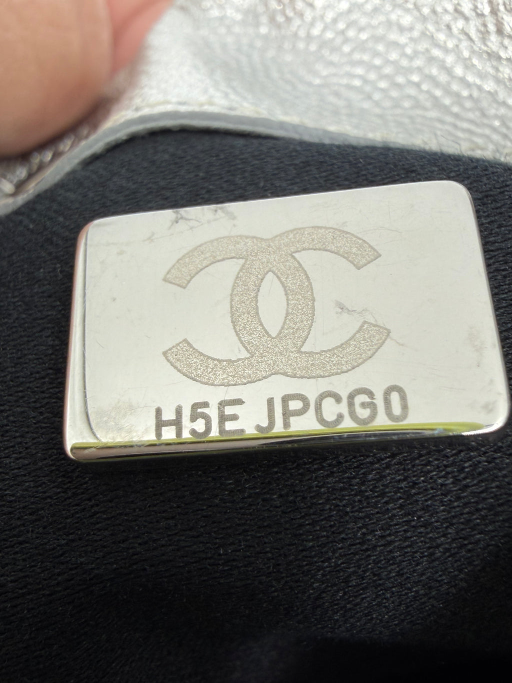 Pre-owned Chanel 25 Bag Metallic Silver Caviar Silver Hardware - Authenticated