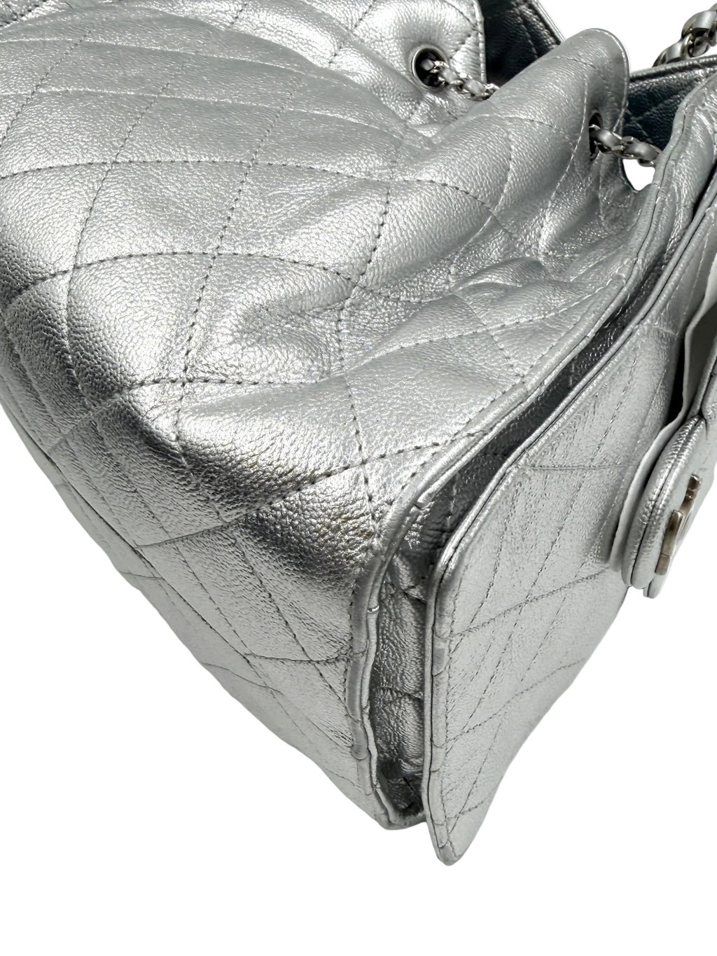 Pre-owned Chanel 25 Bag Metallic Silver Caviar Silver Hardware - Authenticated