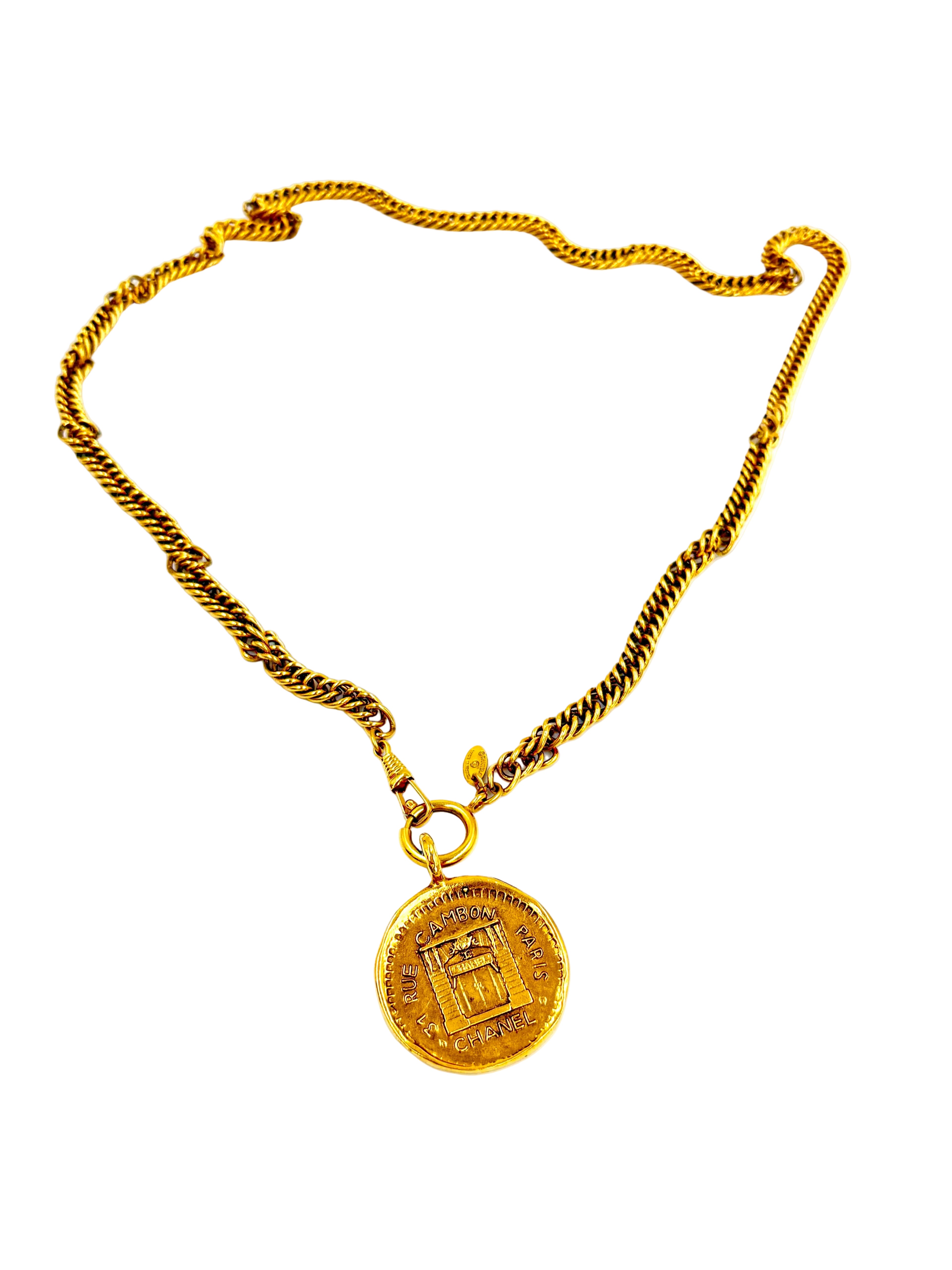 Pre-Owned Chanel Vintage 31 Rue Cambon Medallion Necklace Gold Plated - Authenticated
