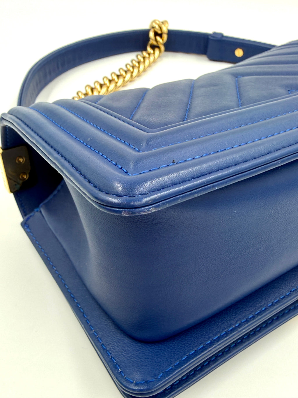 Pre-Owned Chanel Chevron Blue Boy Bag with Gold Hardware Small - Authenticated