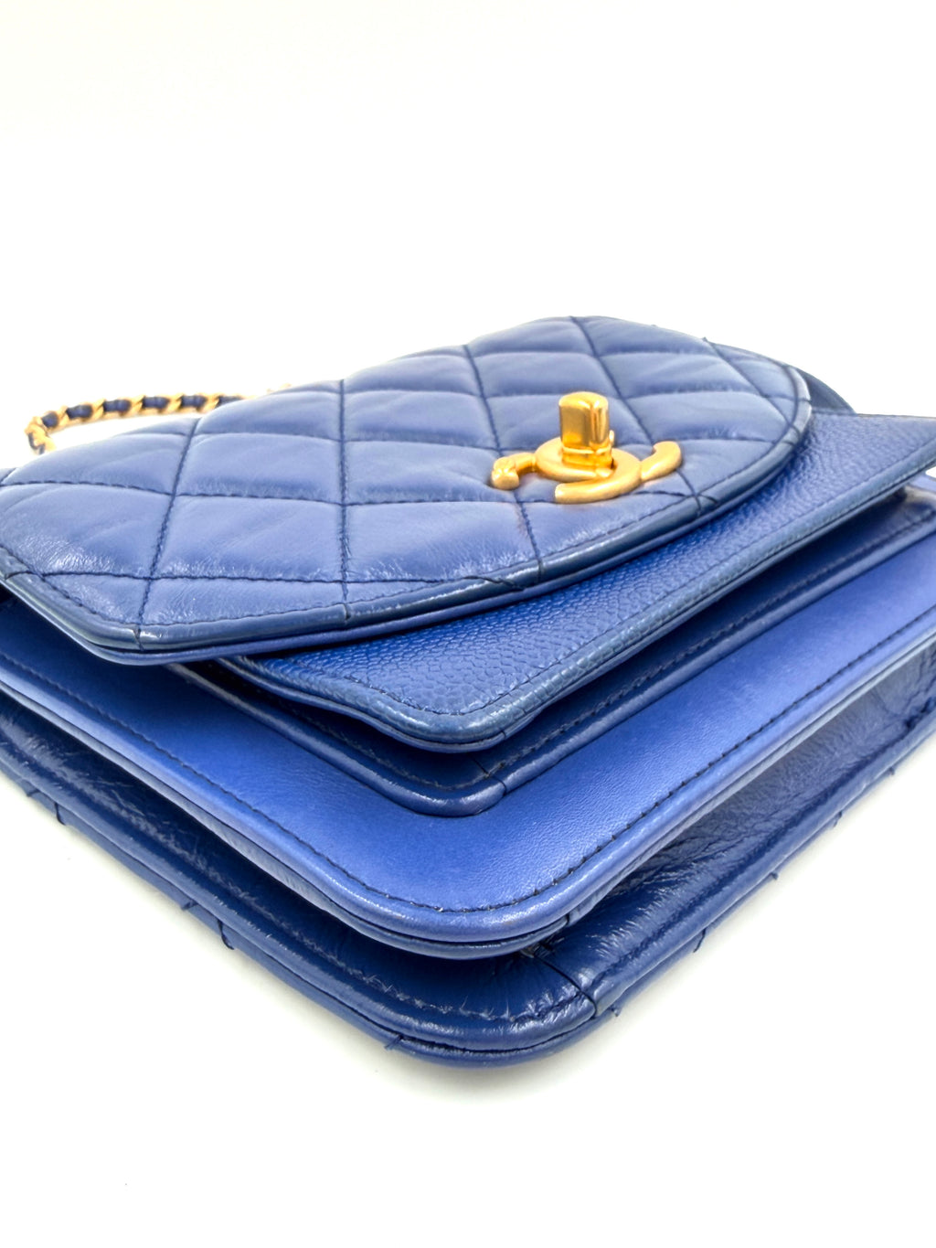 Pre-owned Chanel Calfskin Caviar Quilted Mini Chain Handle Flap Blue - Authenticated