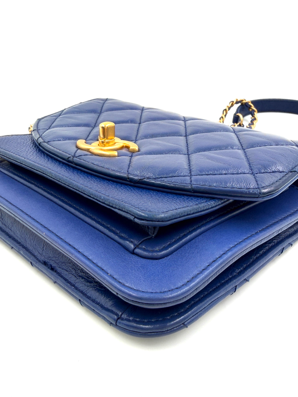 Pre-owned Chanel Calfskin Caviar Quilted Mini Chain Handle Flap Blue - Authenticated