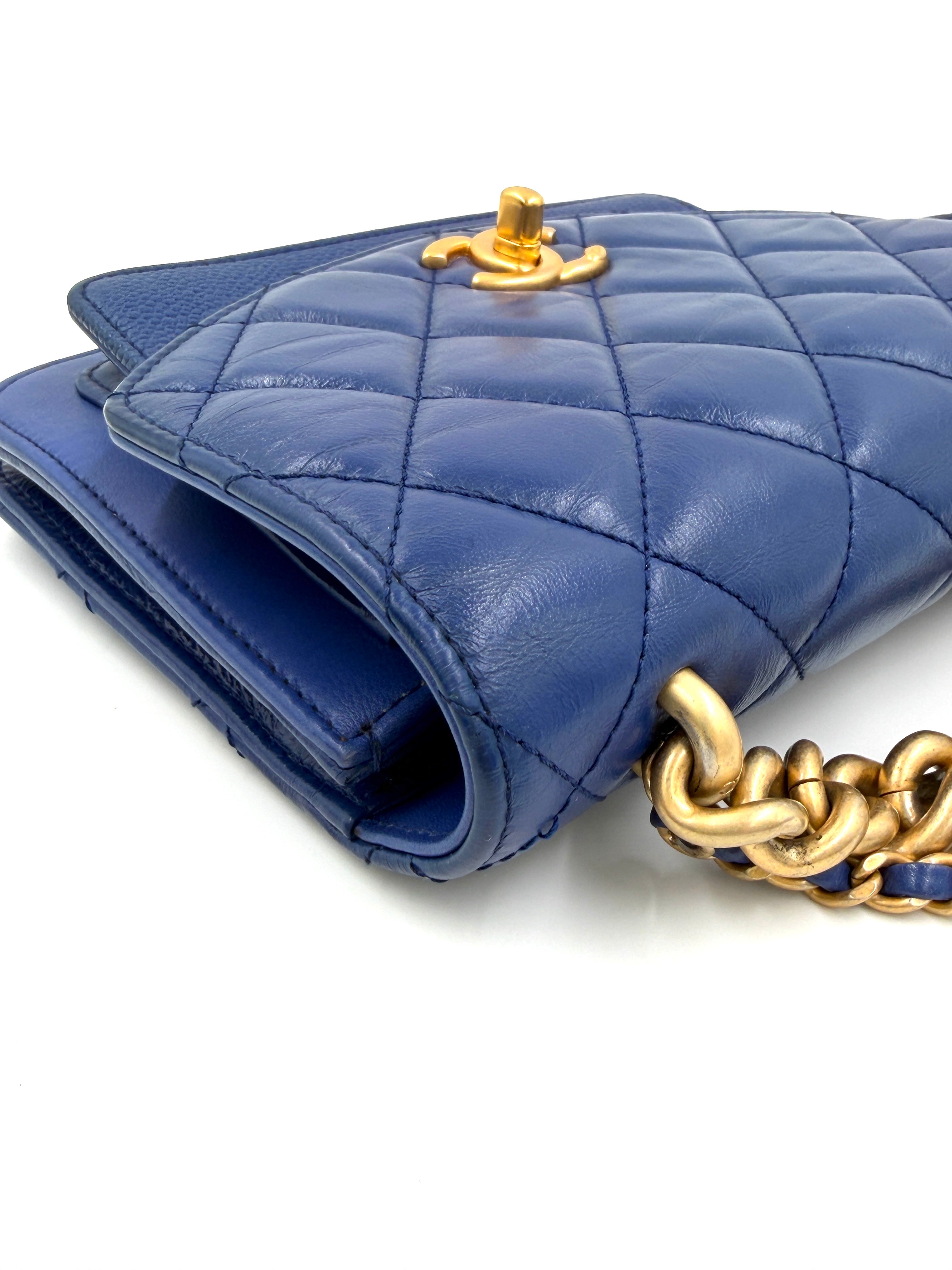 Pre-owned Chanel Calfskin Caviar Quilted Mini Chain Handle Flap Blue - Authenticated