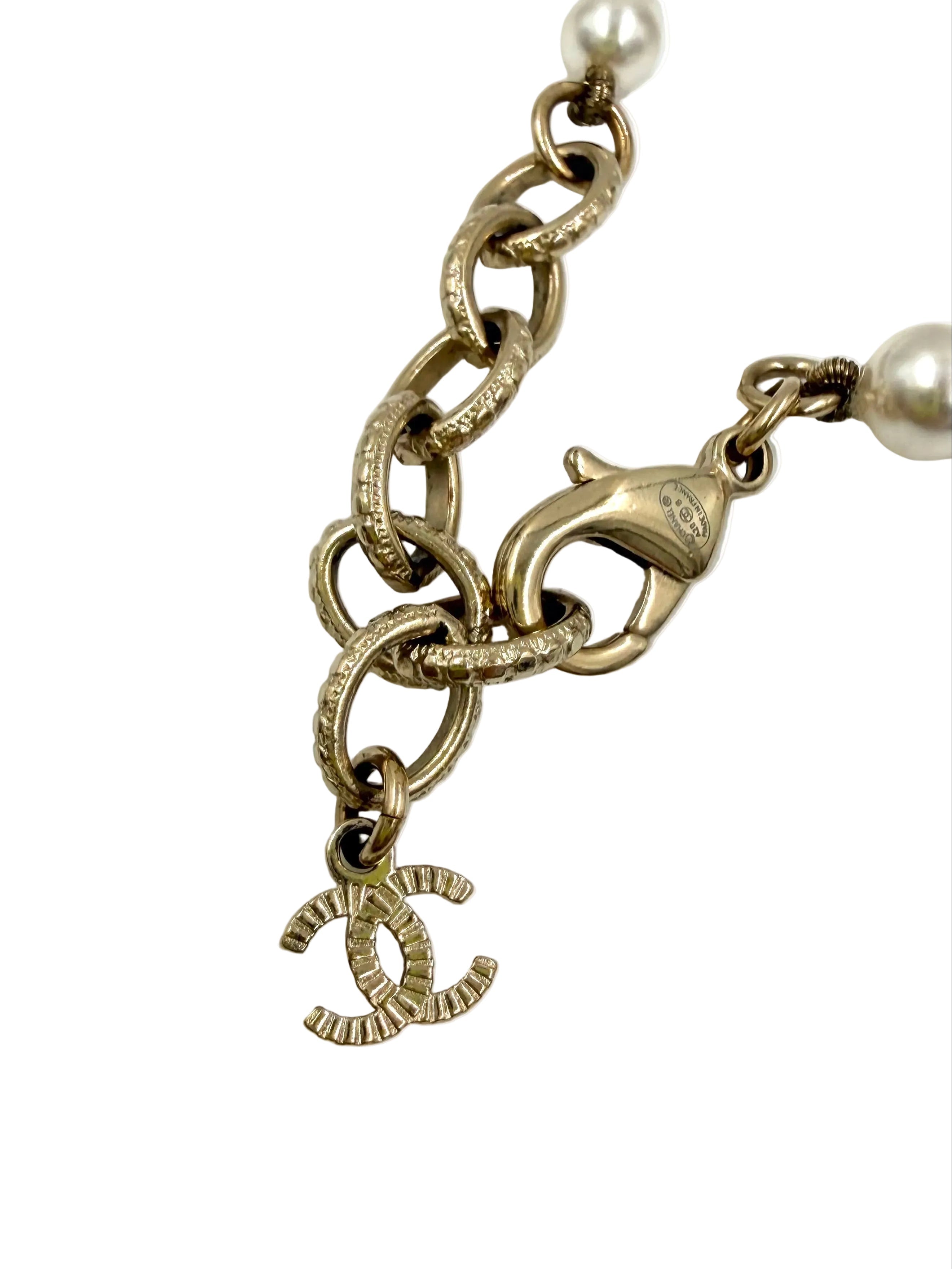 Pre-owned Chanel Faux Pearl Crystal CC Logo Charm Bracelet - Authenticated