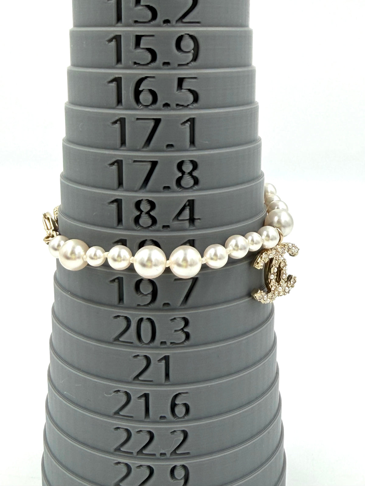 Pre-owned Chanel Faux Pearl Crystal CC Logo Charm Bracelet - Authenticated