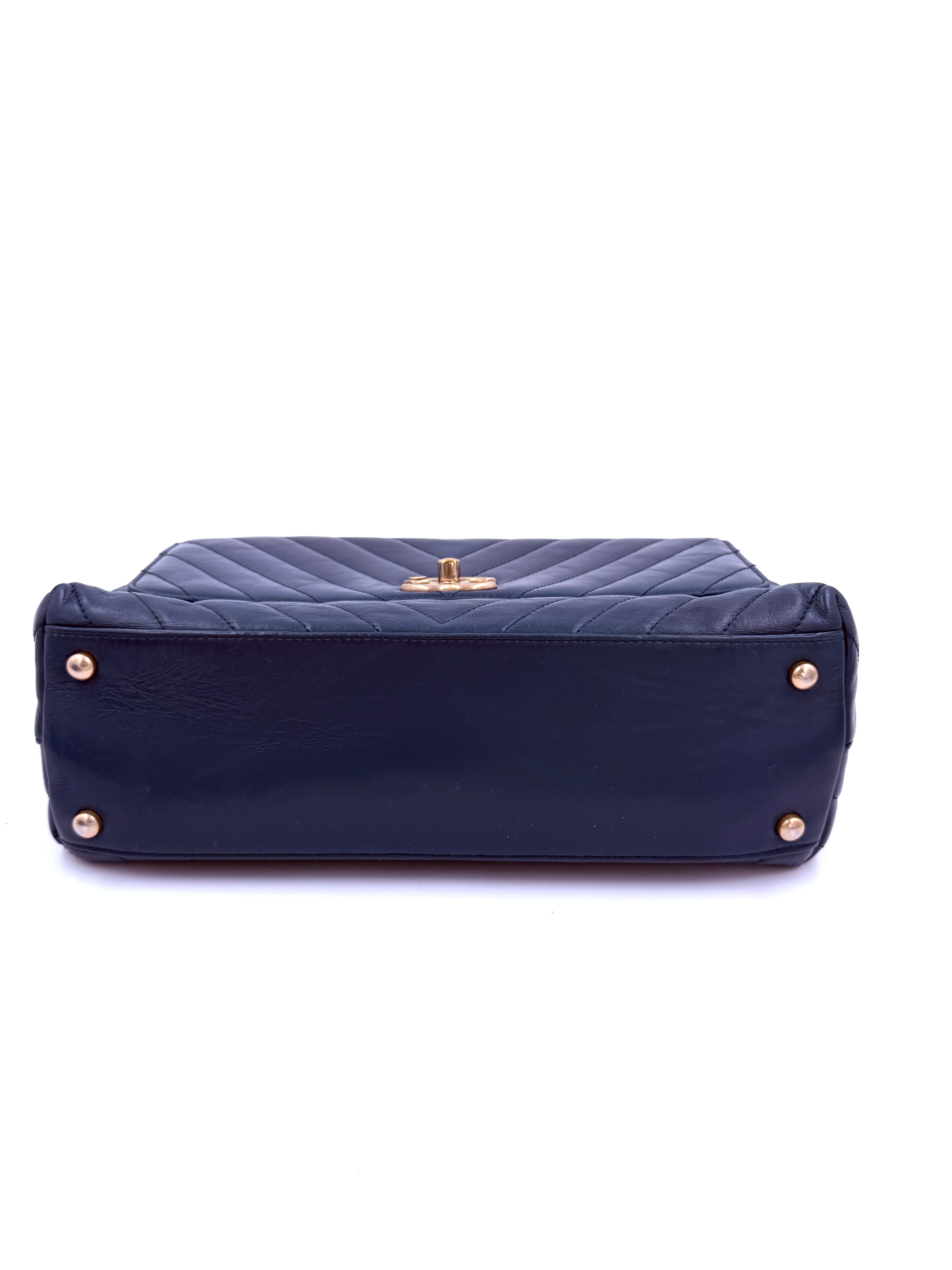 Pre-owned Chanel Blue Chevron  Calfskin and Lizard Coco Handle Medium - Authenticated