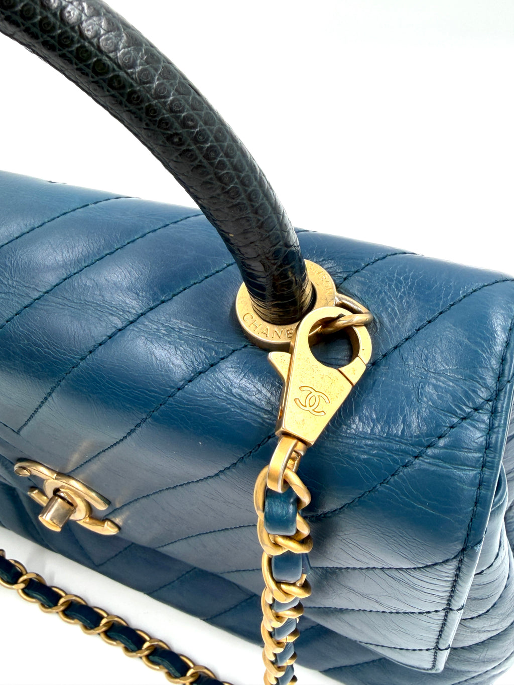 Pre-owned Chanel Blue Chevron  Calfskin and Lizard Coco Handle Medium - Authenticated