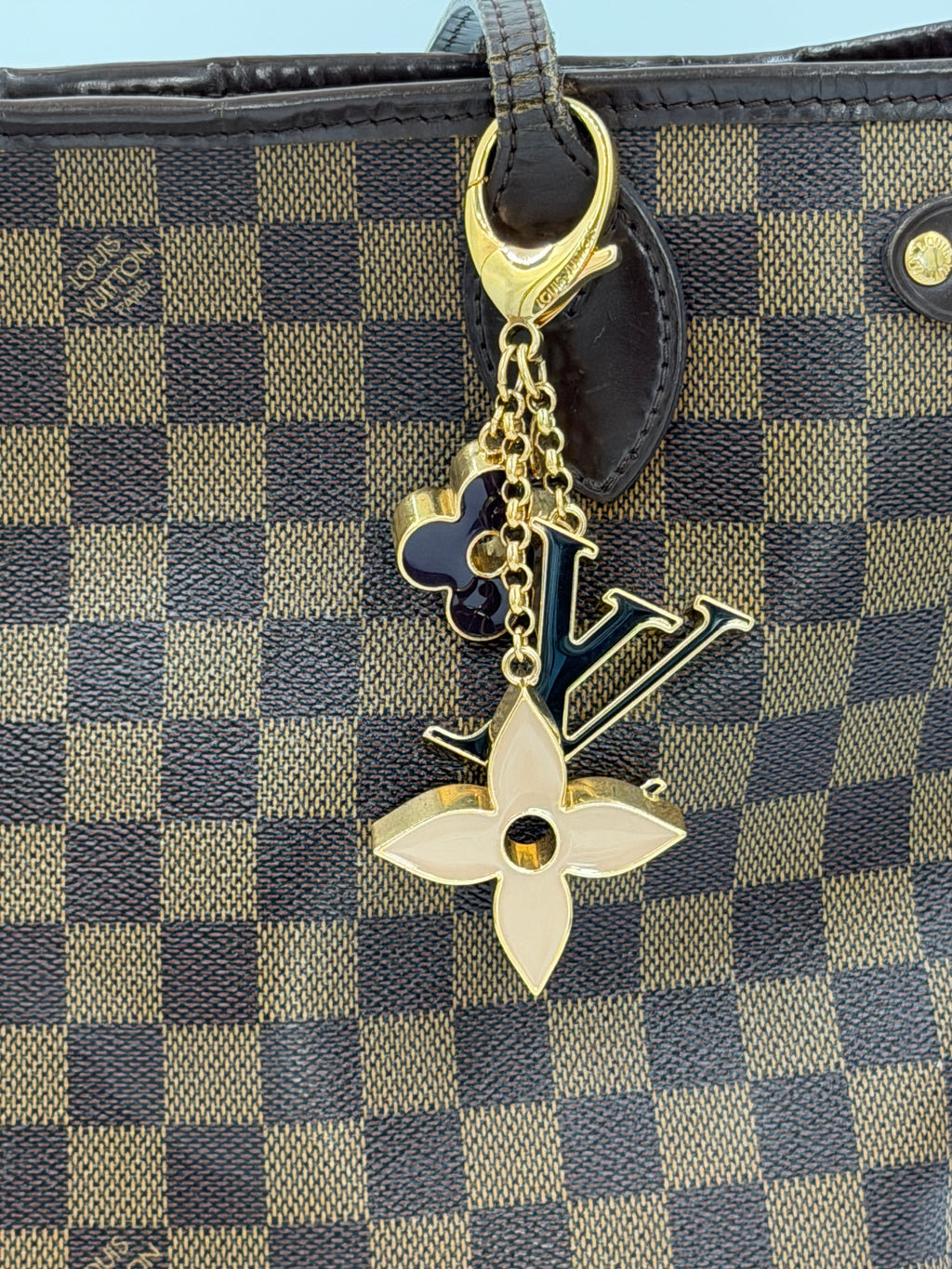 Pre-owned Louis Vuitton Fleur de Monogram Bag Charm Gold-Tone Black Beige Enamel