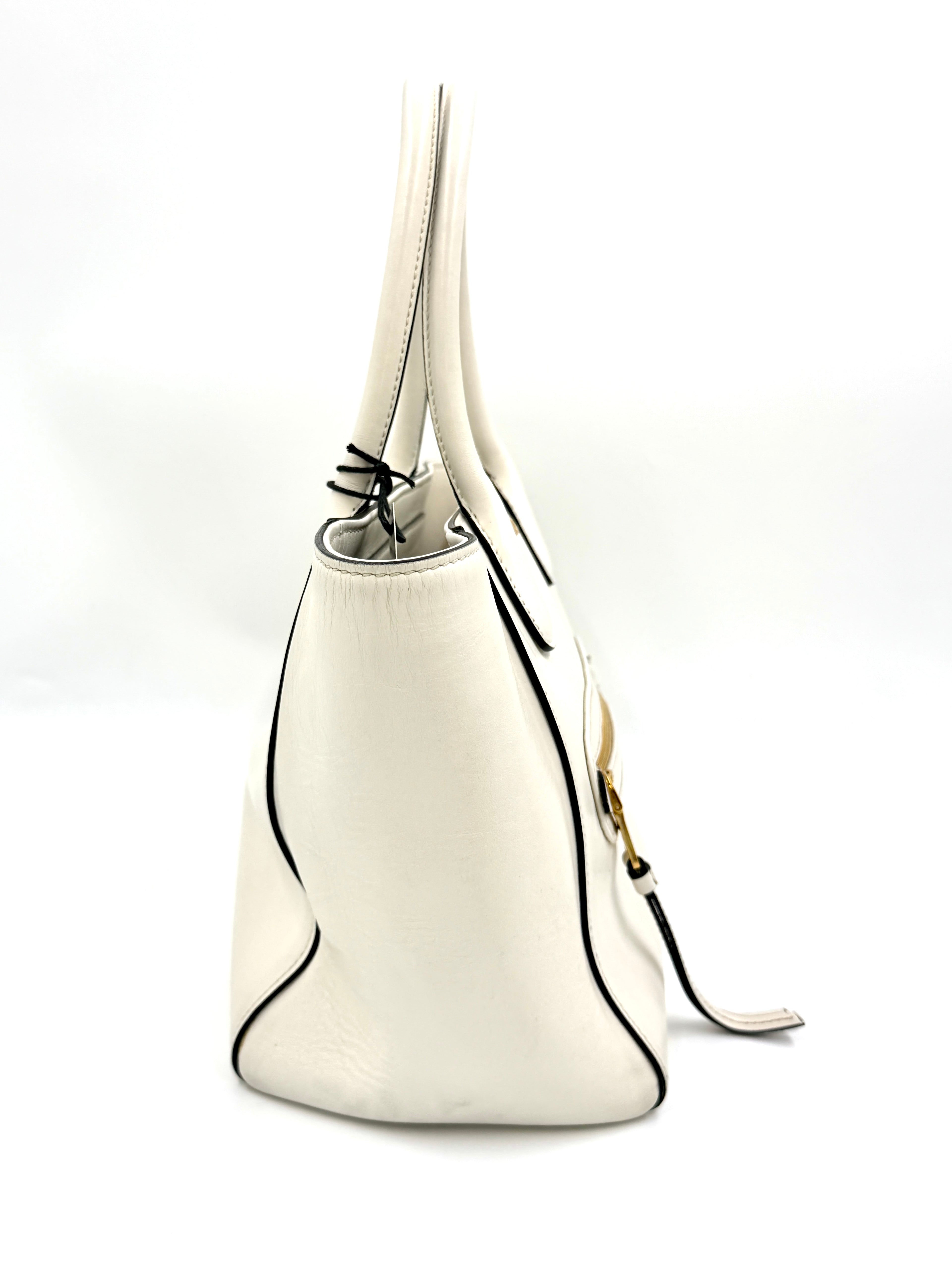 Pre-Owned Miu Miu Trapeze Leather Tote - Authenticated