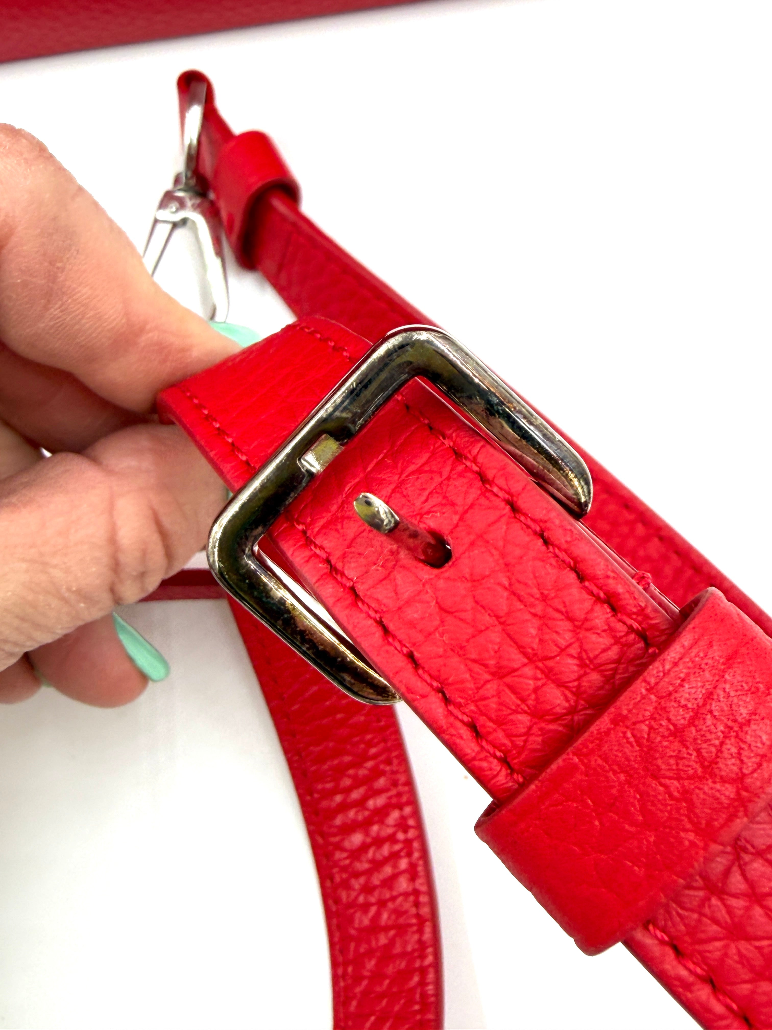 Pre-owned Louis Vuitton Taurillon Capucines BB - Authenticated