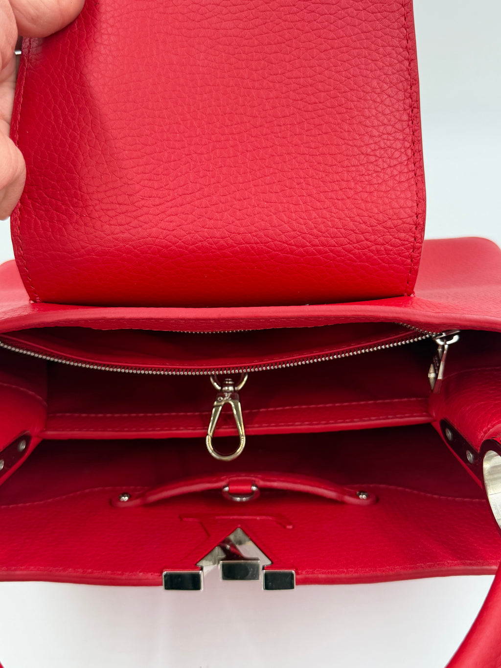 Pre-owned Louis Vuitton Taurillon Capucines BB - Authenticated