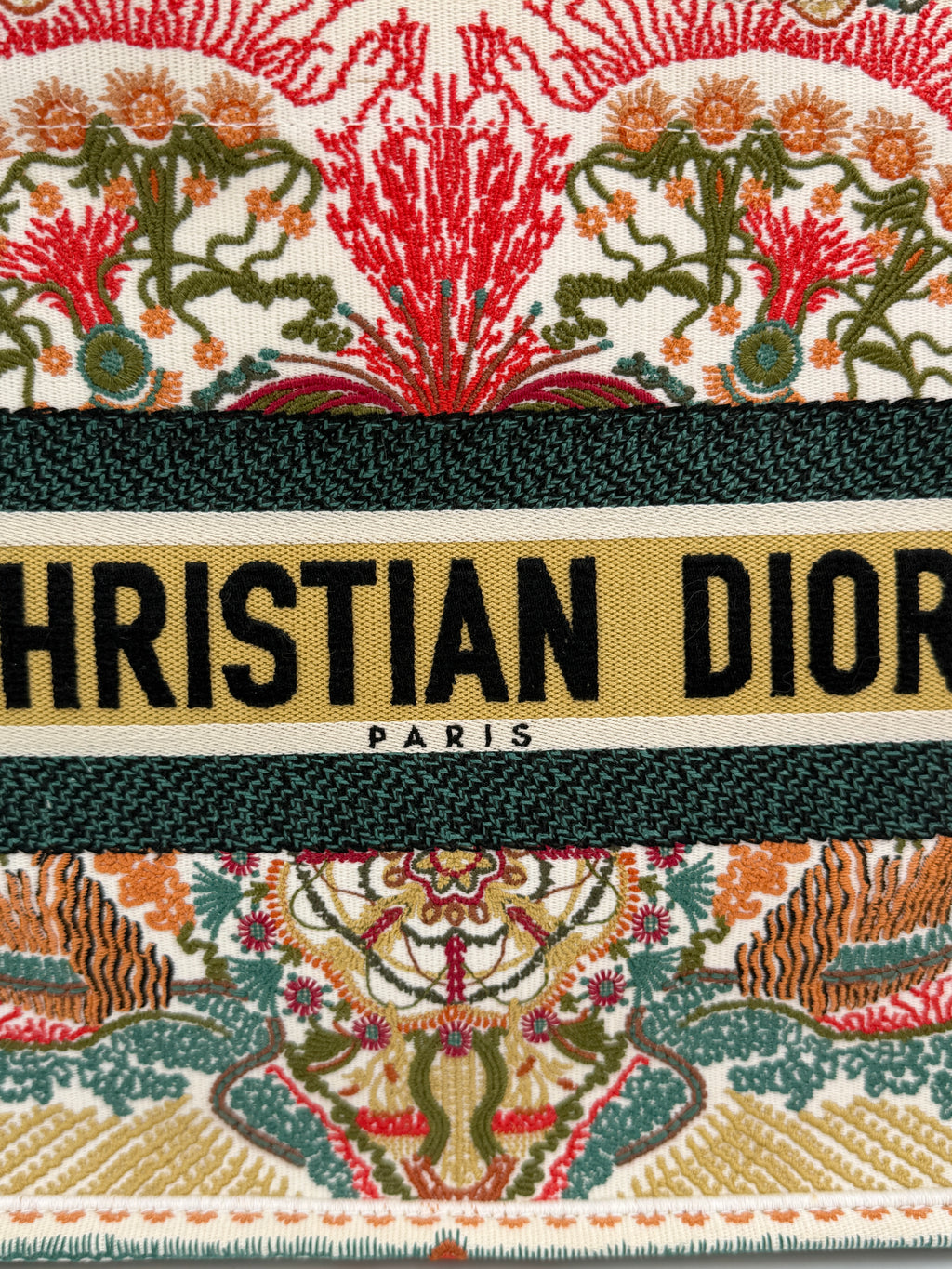 Pre-owned Dior Medium Embroidered Book Tote Heart Lights Limited Edition - Authenticated