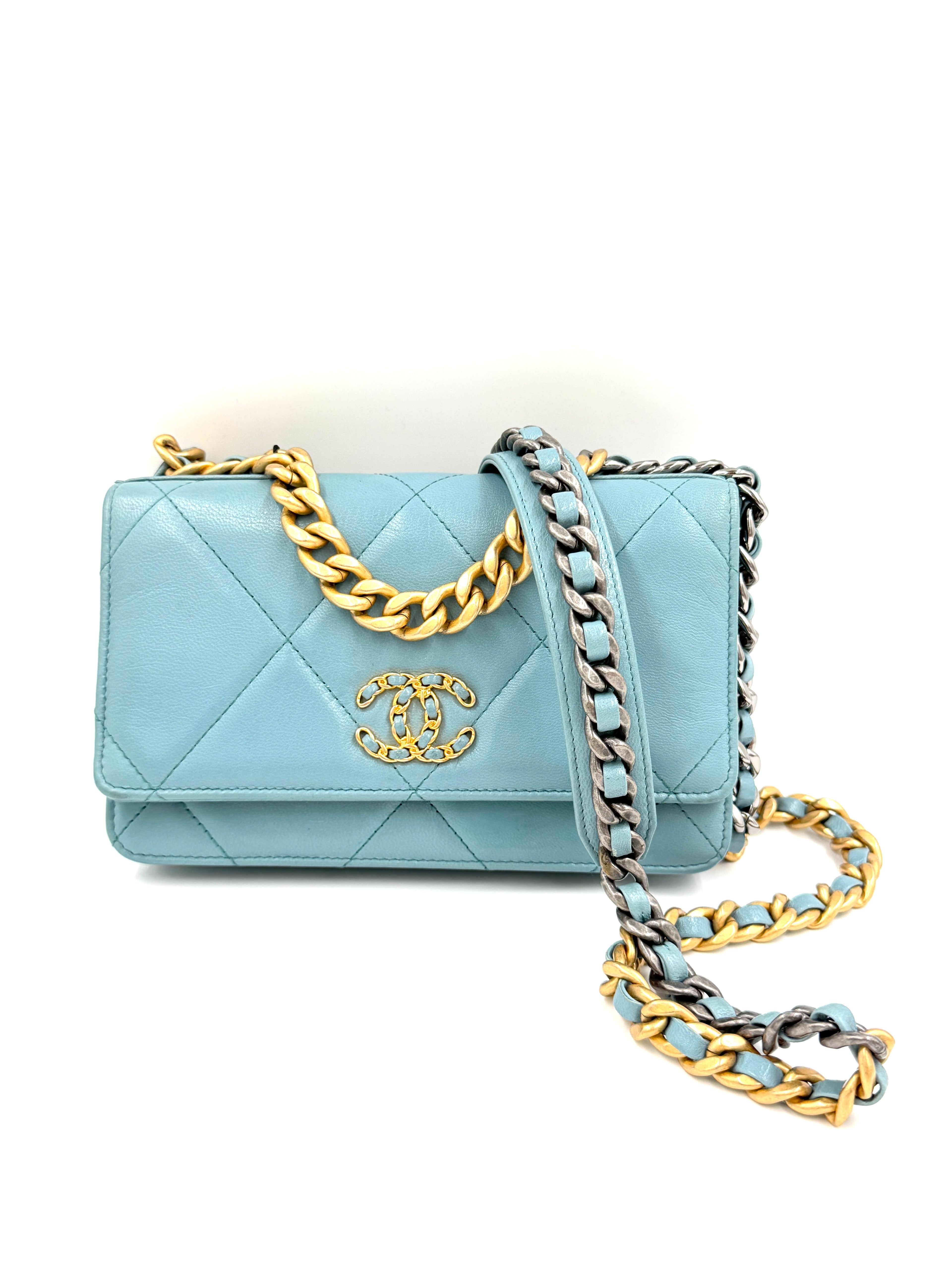 Pre-owned Chanel 19 Wallet on Chain Light Blue Lambskin Tri-Metal Hardware - Authenticated