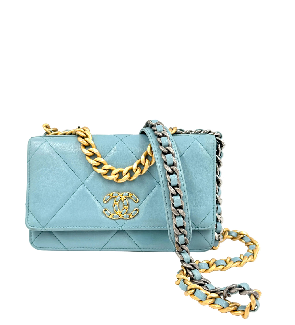 Pre-owned Chanel 19 Wallet on Chain Light Blue Lambskin Tri-Metal Hardware - Authenticated