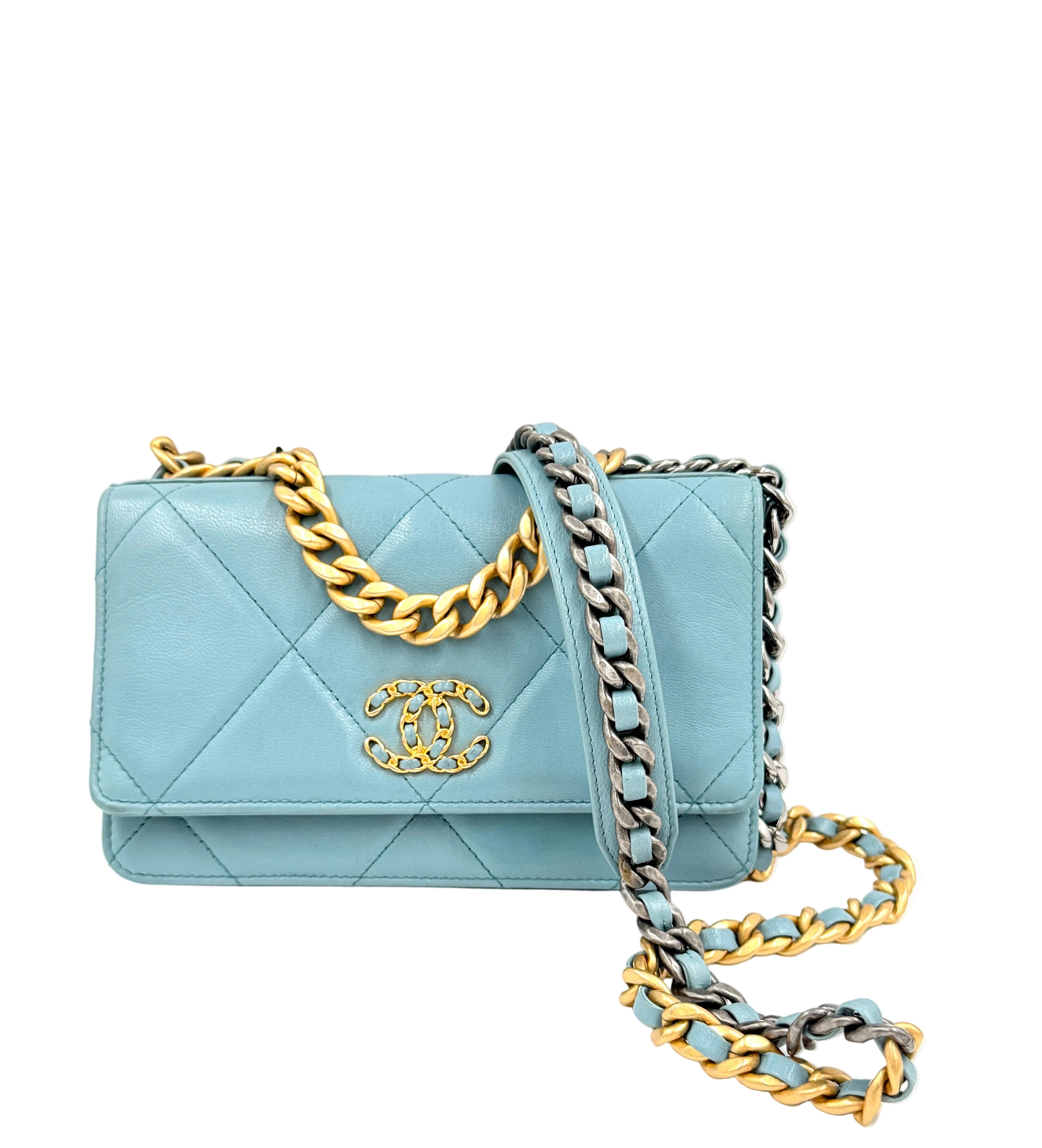 Pre-owned Chanel 19 Wallet on Chain Light Blue Lambskin Tri-Metal Hardware - Authenticated