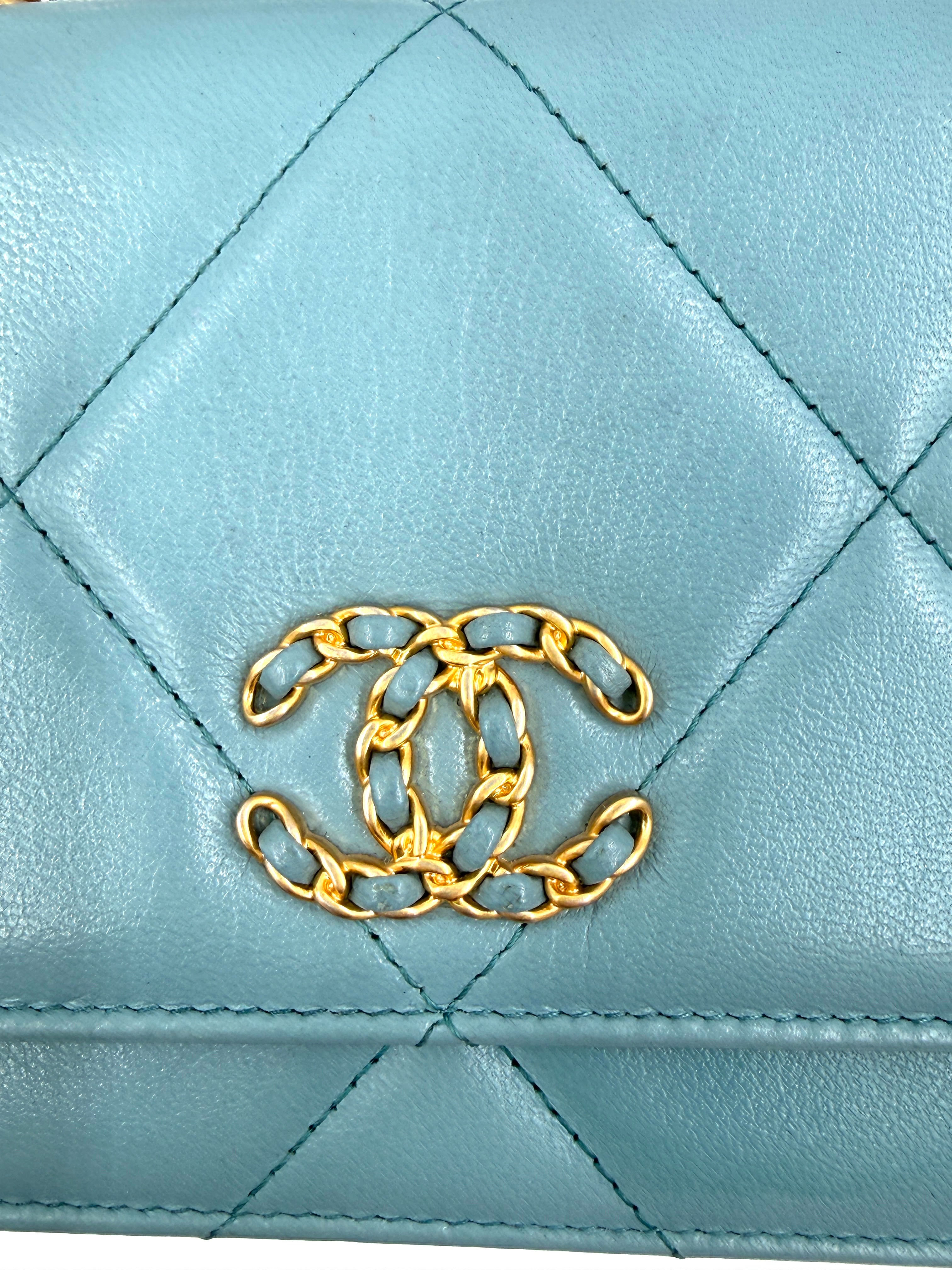 Pre-owned Chanel 19 Wallet on Chain Light Blue Lambskin Tri-Metal Hardware - Authenticated