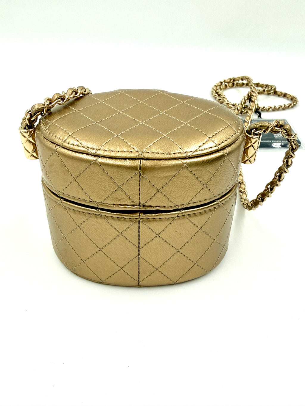 Pre-Owned Chanel Metallic Quilted Lambskin Round Mini Vanity Case - Authenticated