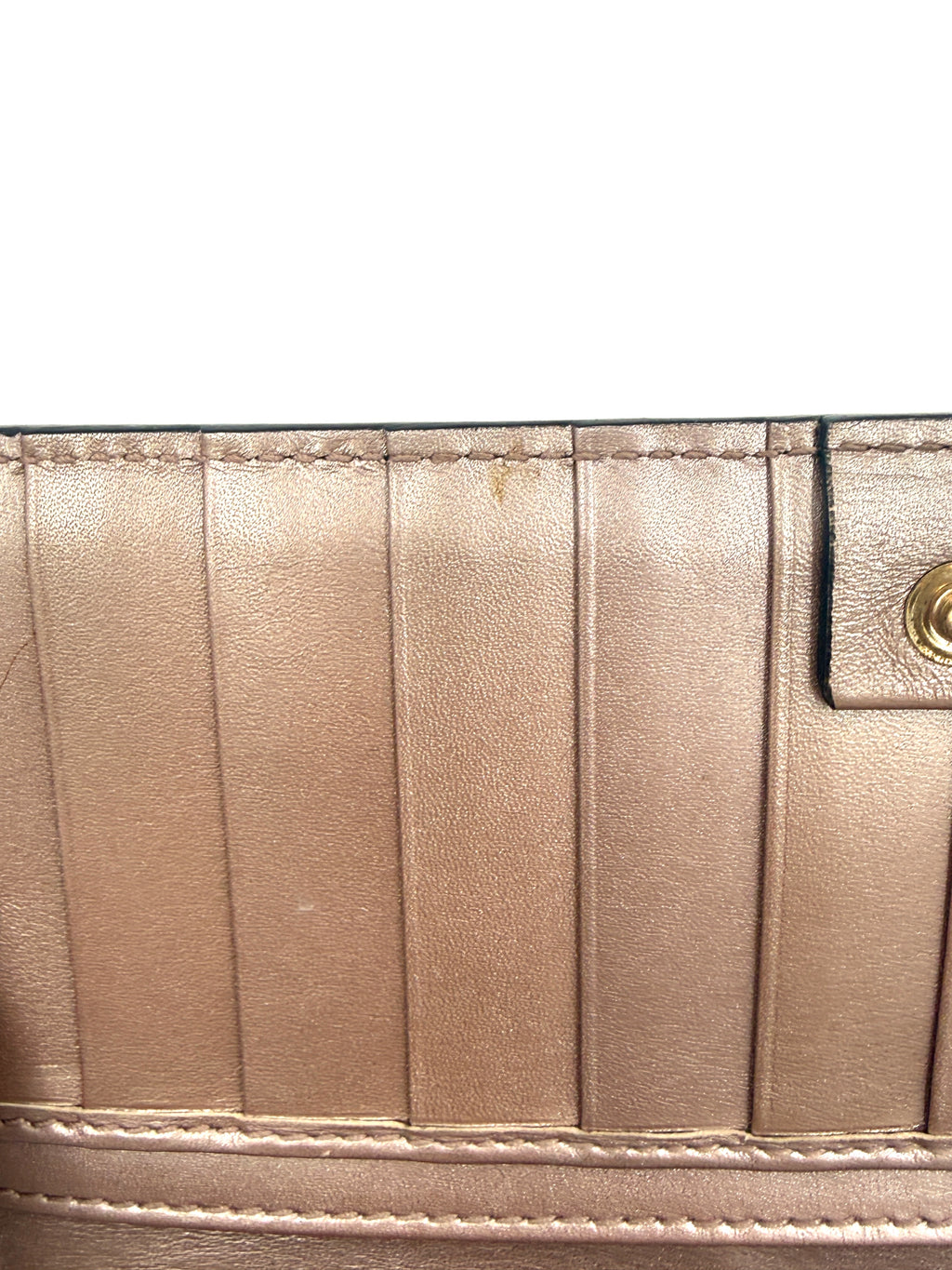 Pre Owned Gucci Guccissima Emily Continental Chain Wallet  Beige - Authenticated