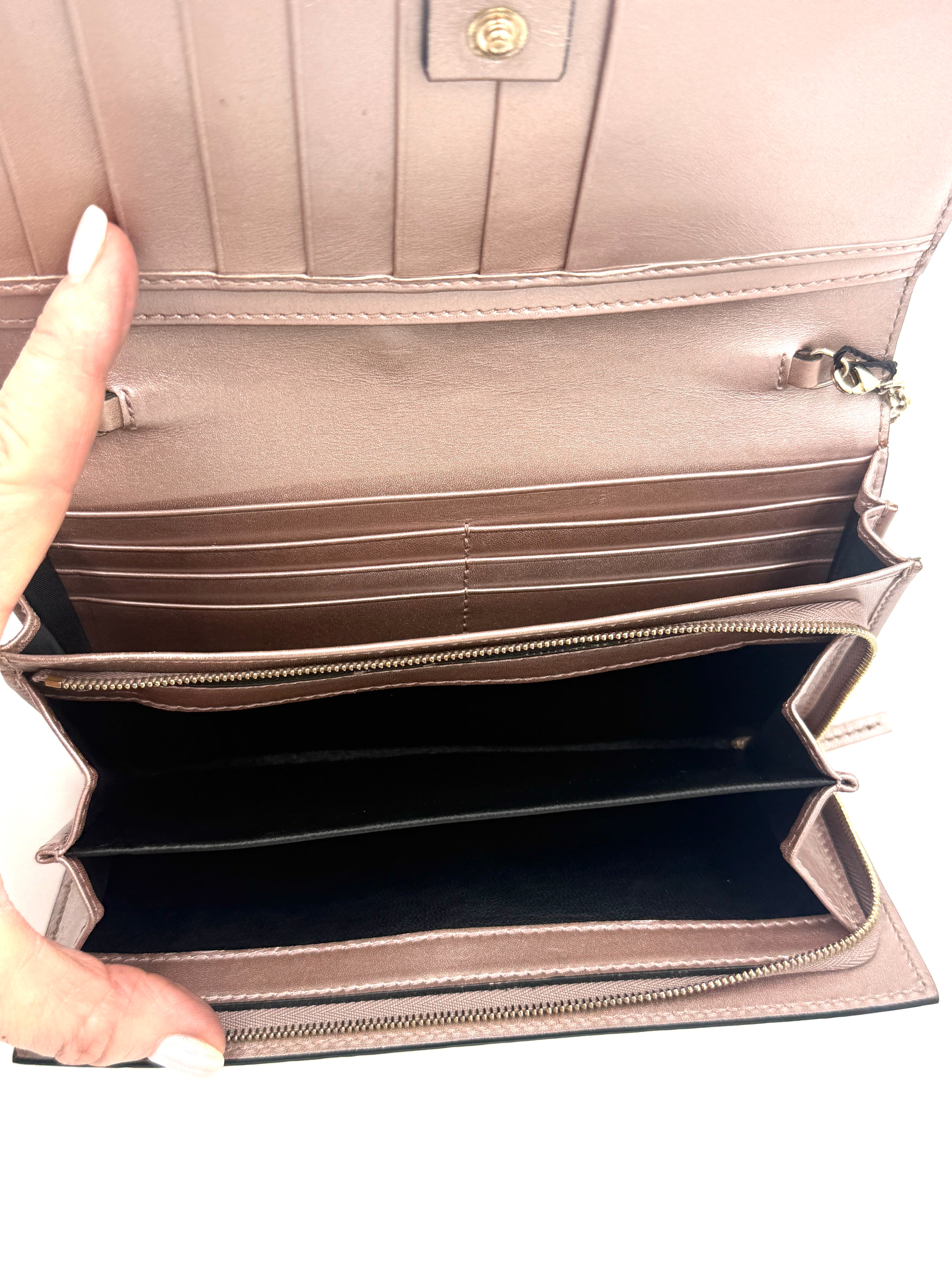 Pre Owned Gucci Guccissima Emily Continental Chain Wallet  Beige - Authenticated
