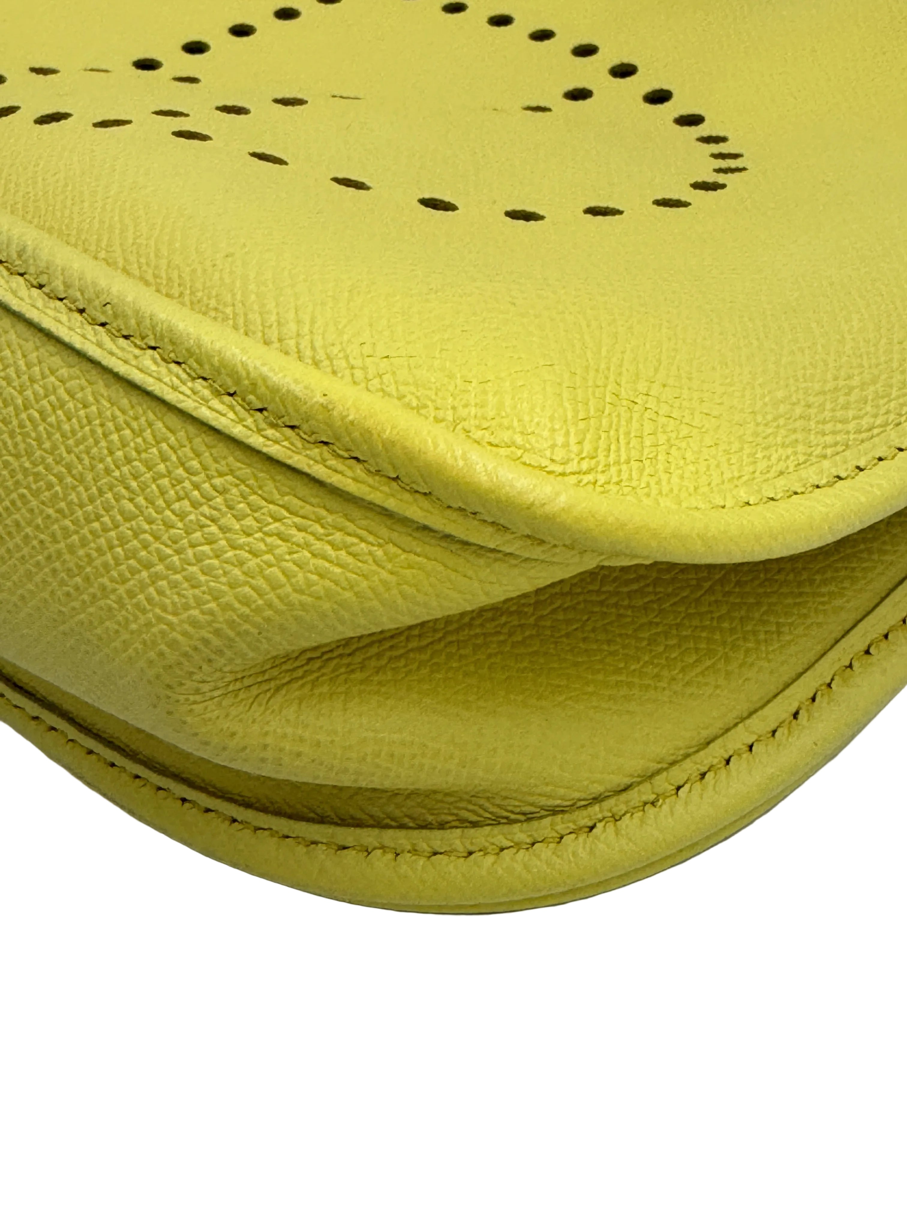 Pre-owned 2011 Hermès Yellow Epsom Evelyne III 33 Crossbody Bag - Authenticated
