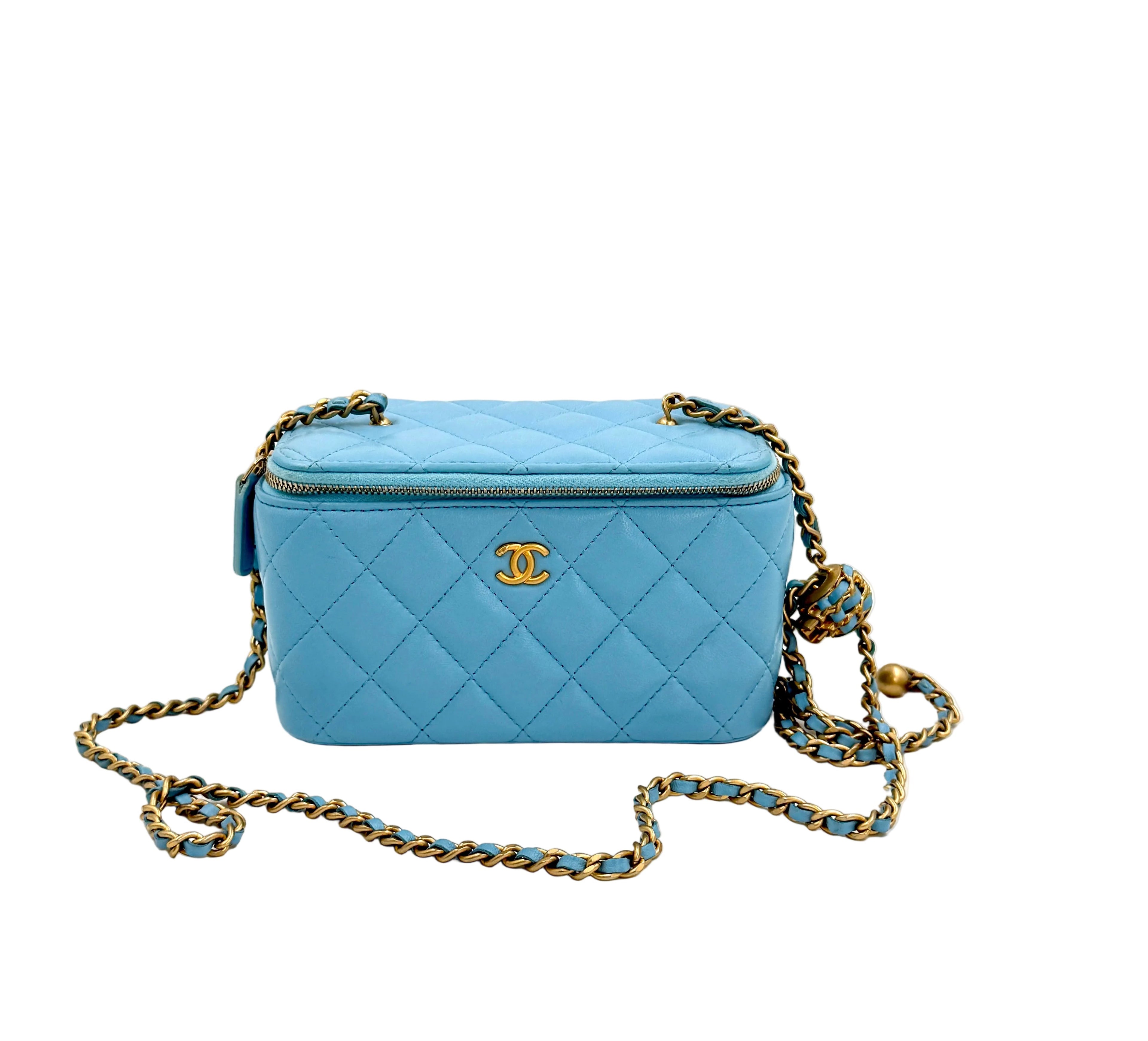 Pre-owned Chanel Small Pearl Crush Vanity Case Blue Quilted Lambskin - Authenticated