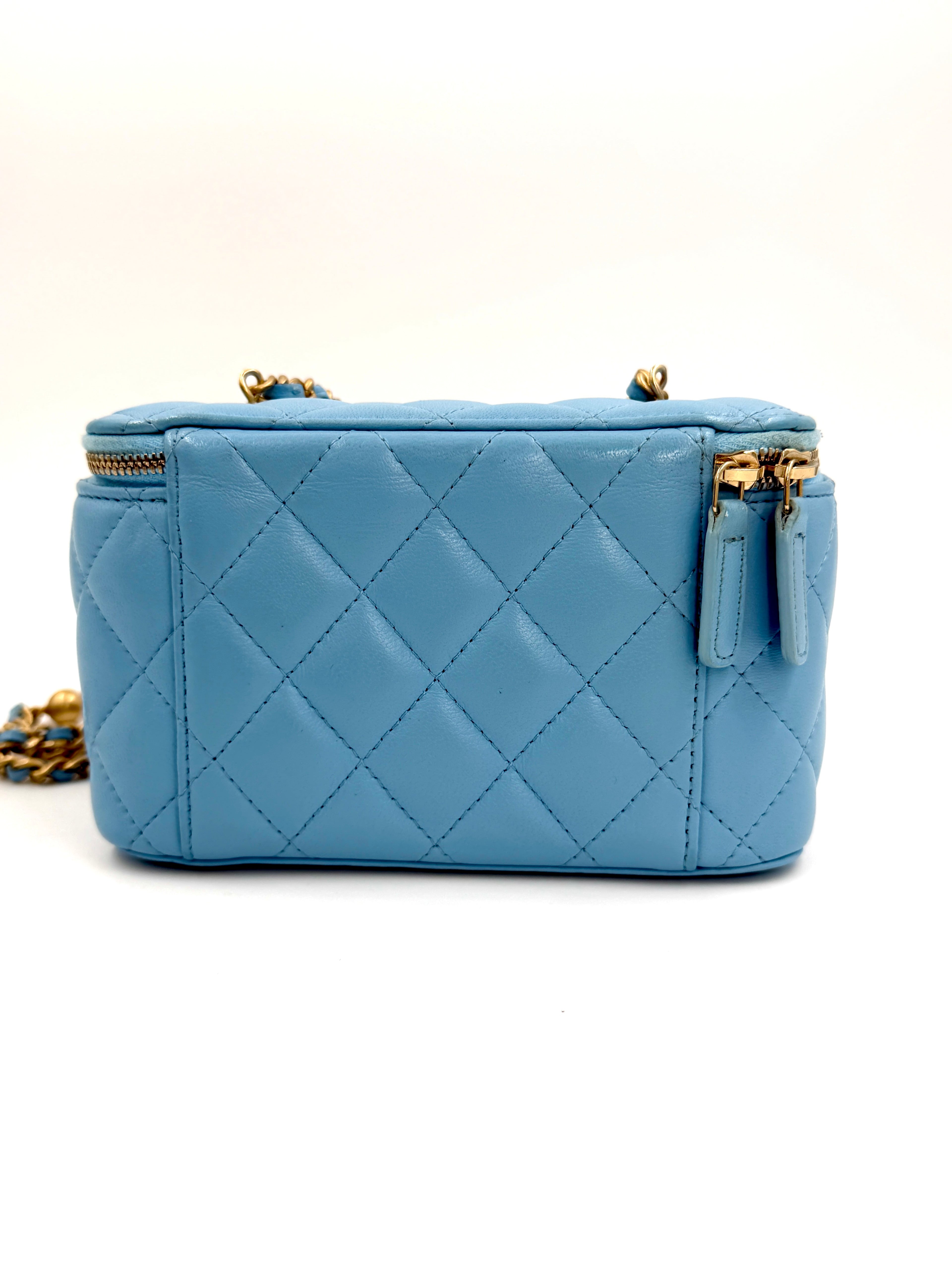 Pre-owned Chanel Small Pearl Crush Vanity Case Blue Quilted Lambskin - Authenticated