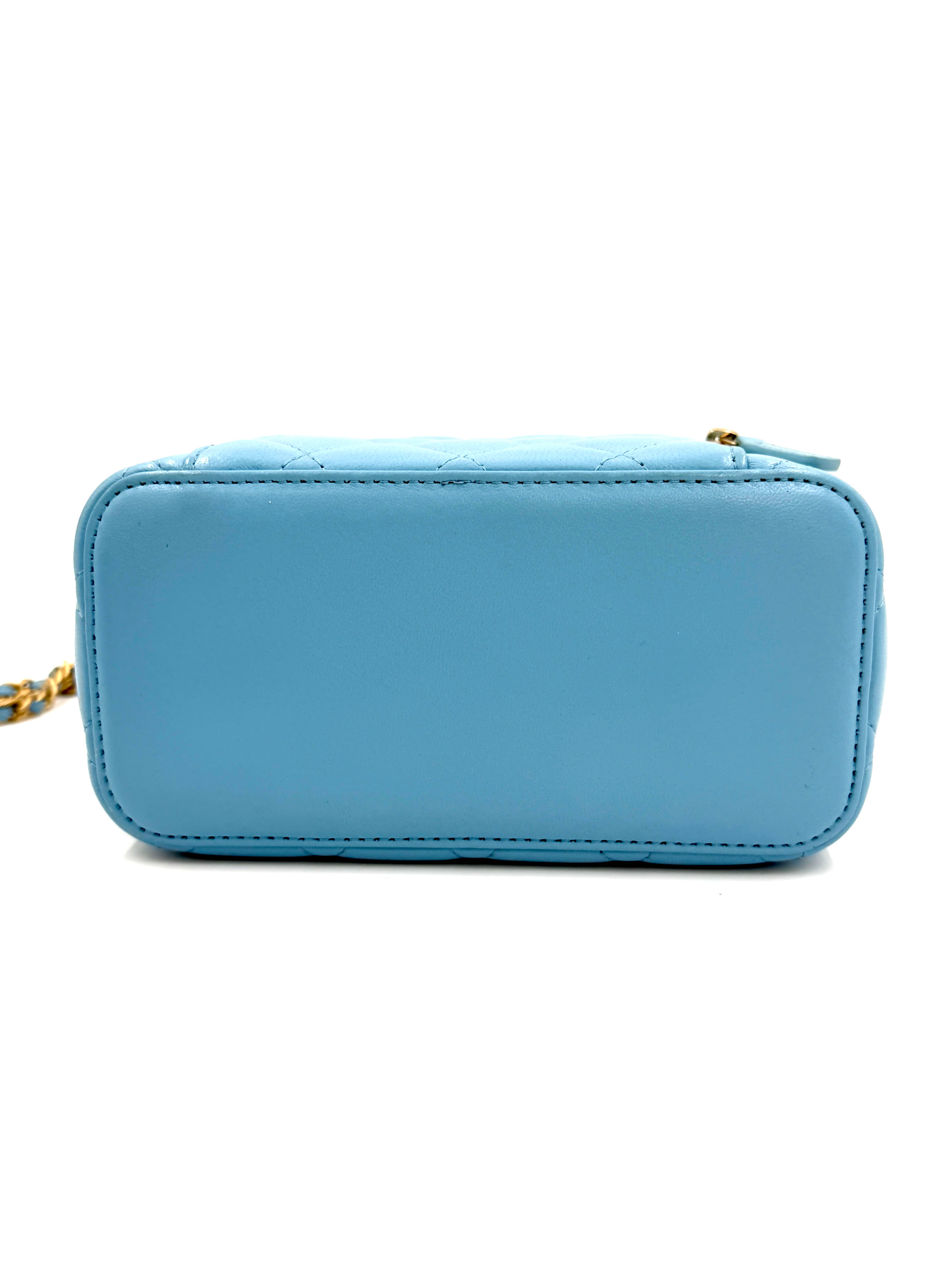 Pre-owned Chanel Small Pearl Crush Vanity Case Blue Quilted Lambskin - Authenticated