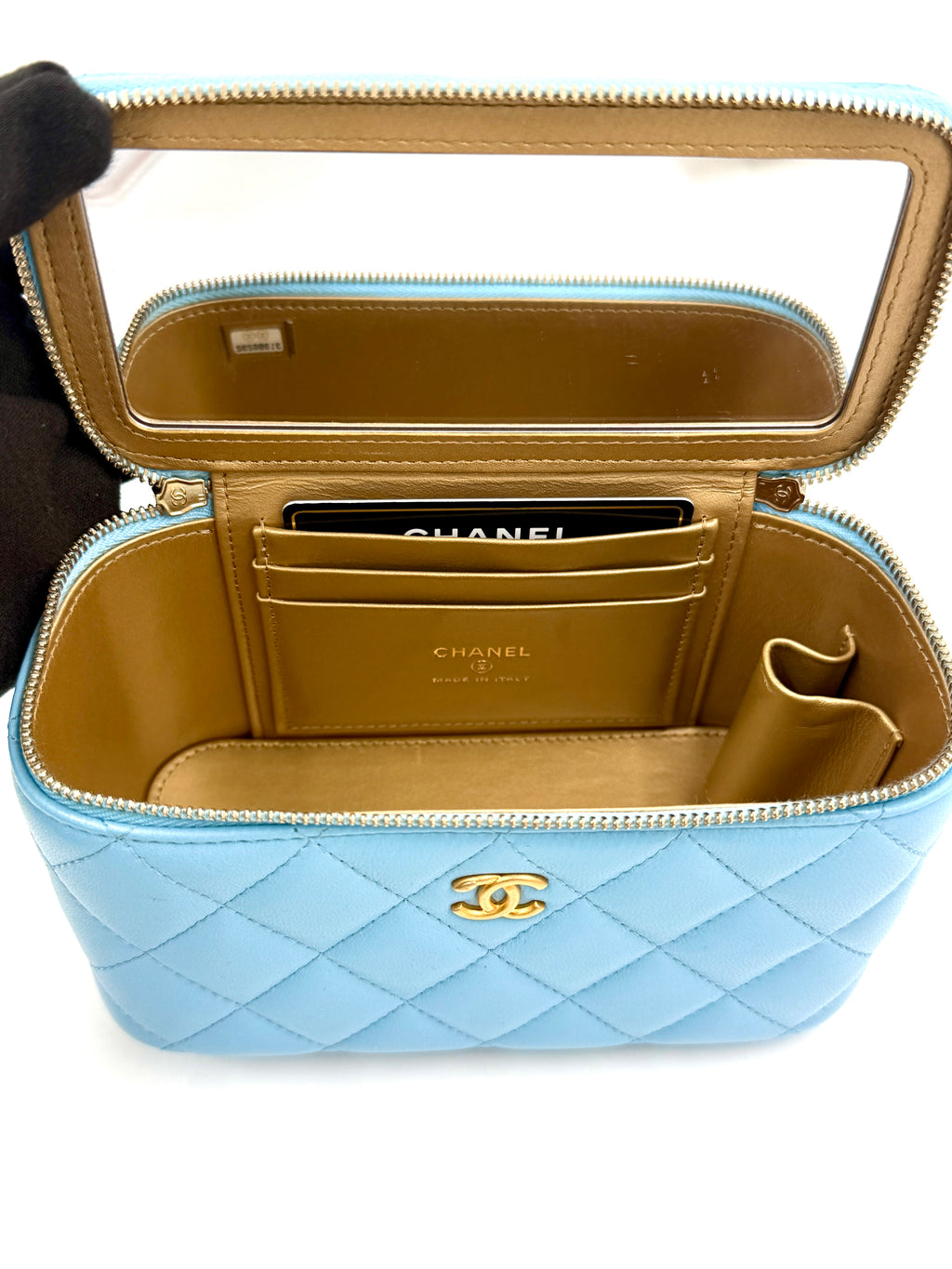 Pre-owned Chanel Small Pearl Crush Vanity Case Blue Quilted Lambskin - Authenticated