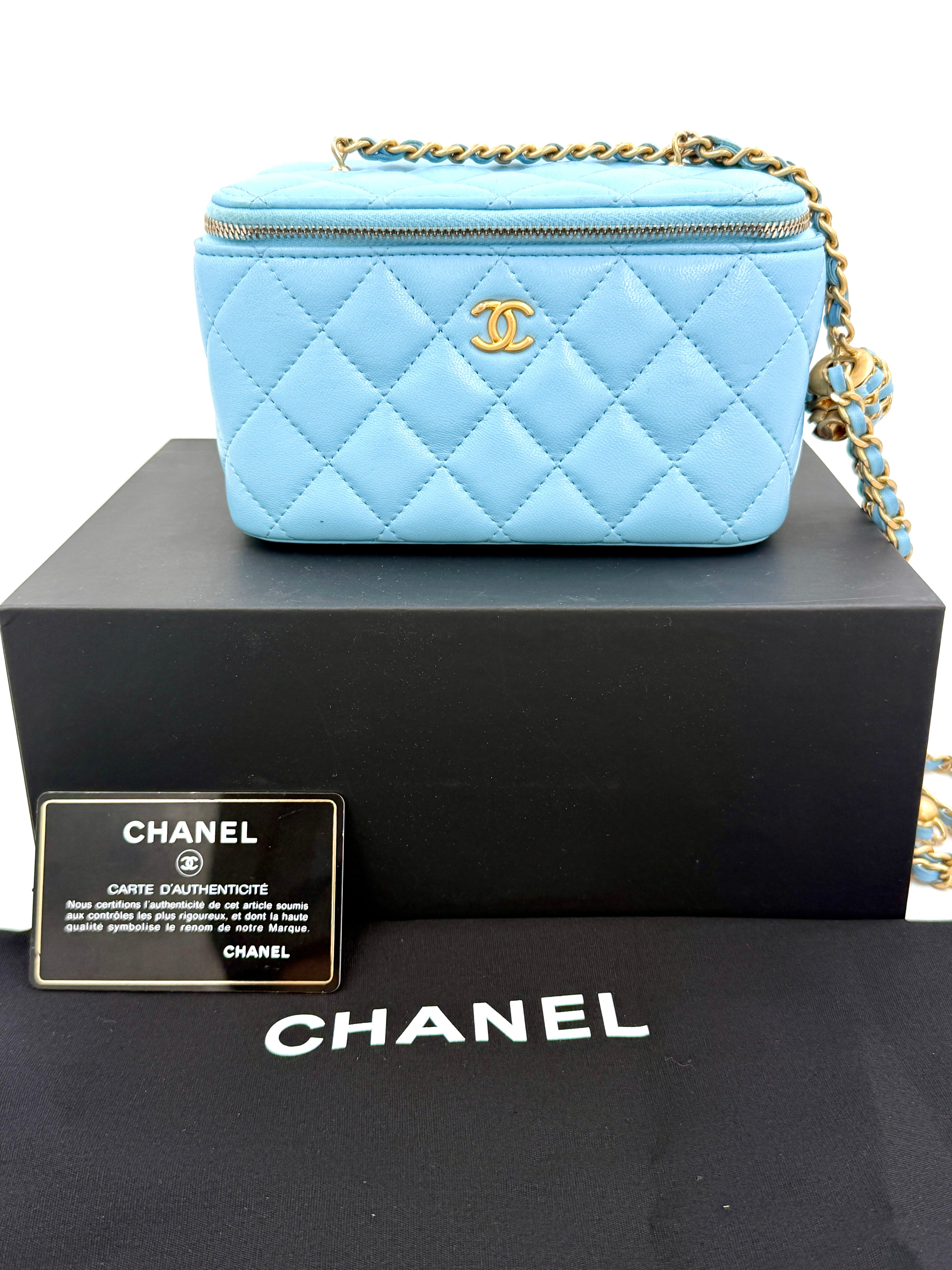 Pre-owned Chanel Small Pearl Crush Vanity Case Blue Quilted Lambskin - Authenticated