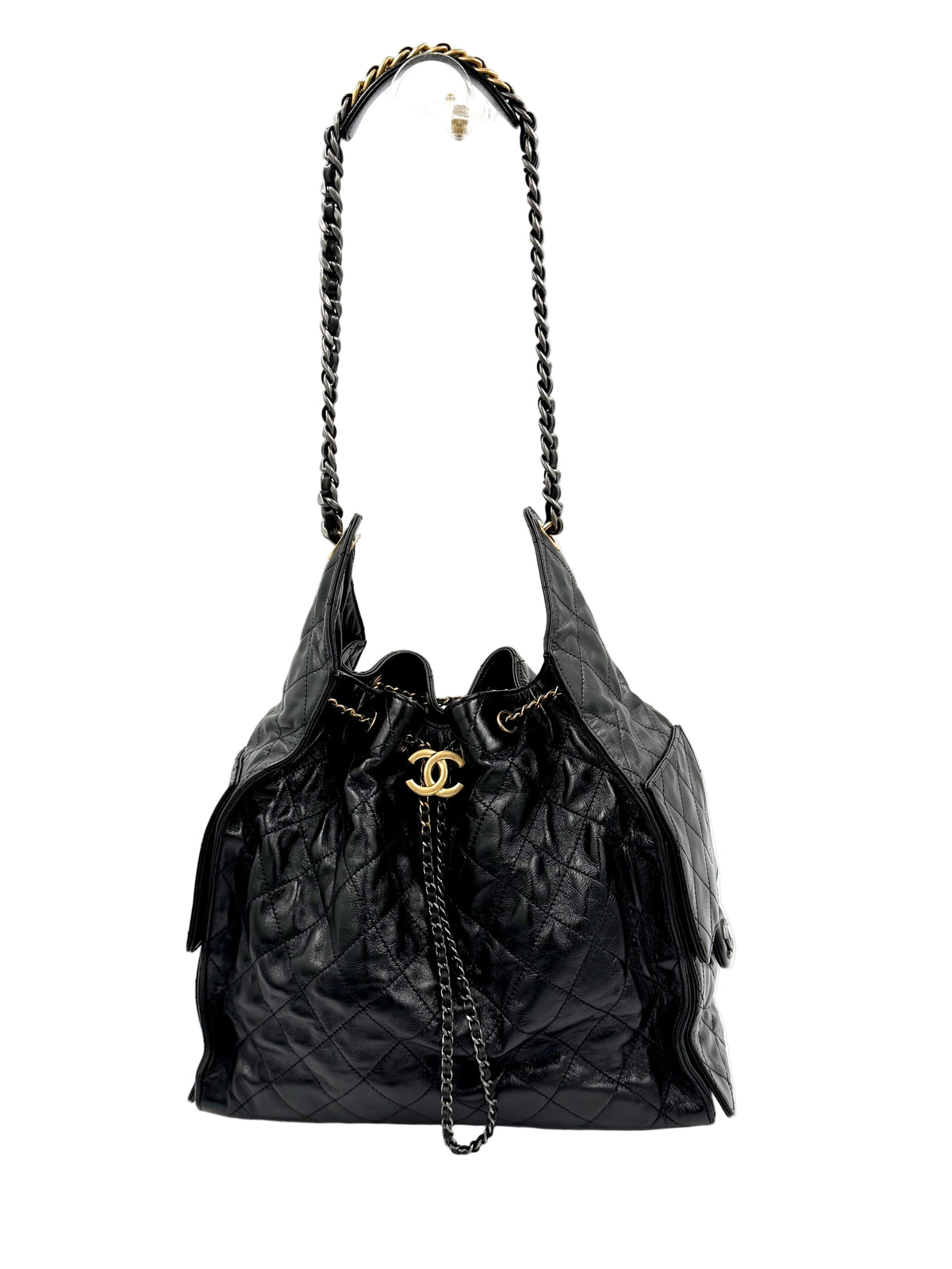 Pre-owned Chanel 25 Medium Handbag in Black Shiny Crumpled Calfskin - Authenticated